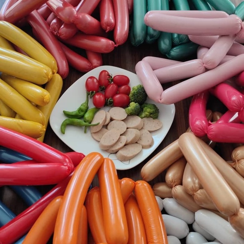 سوسیس آلمانی خانگی یک کیلویی (پسکرایه هزینه ی ارسال با مشتری)