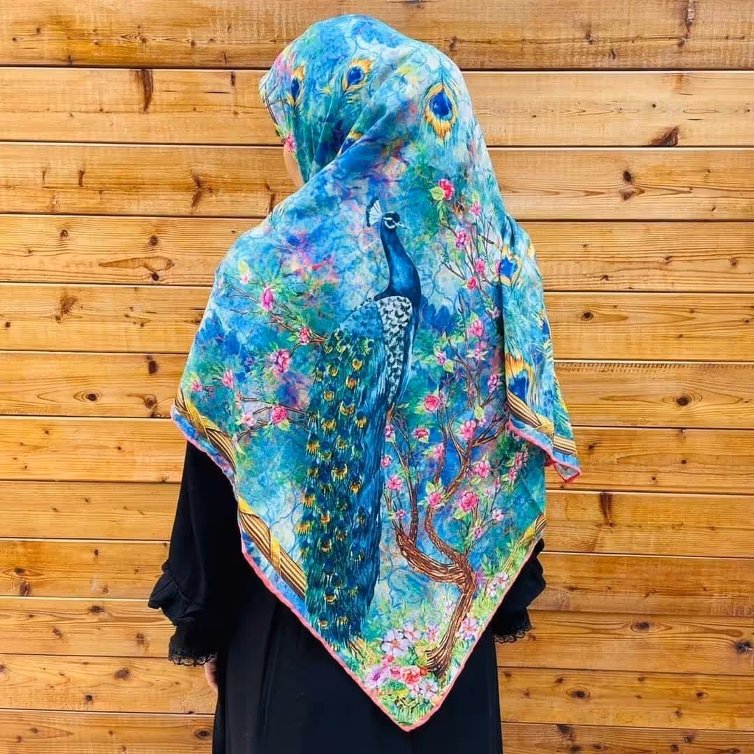 روسری سوپر نخ طرح طاووس دور دوز قواره 140  لطیف و سبک