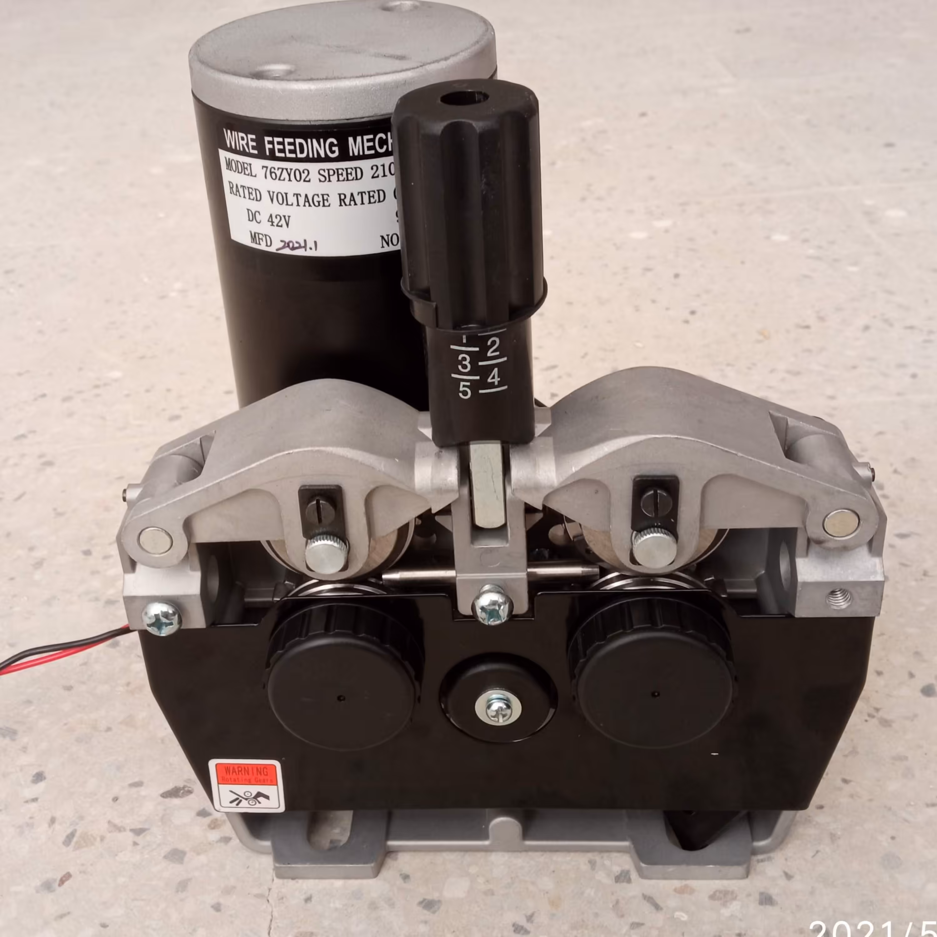 موتور گیربکس وایرفیدر چهار غلطکه 42 ولت کد 76Zy02