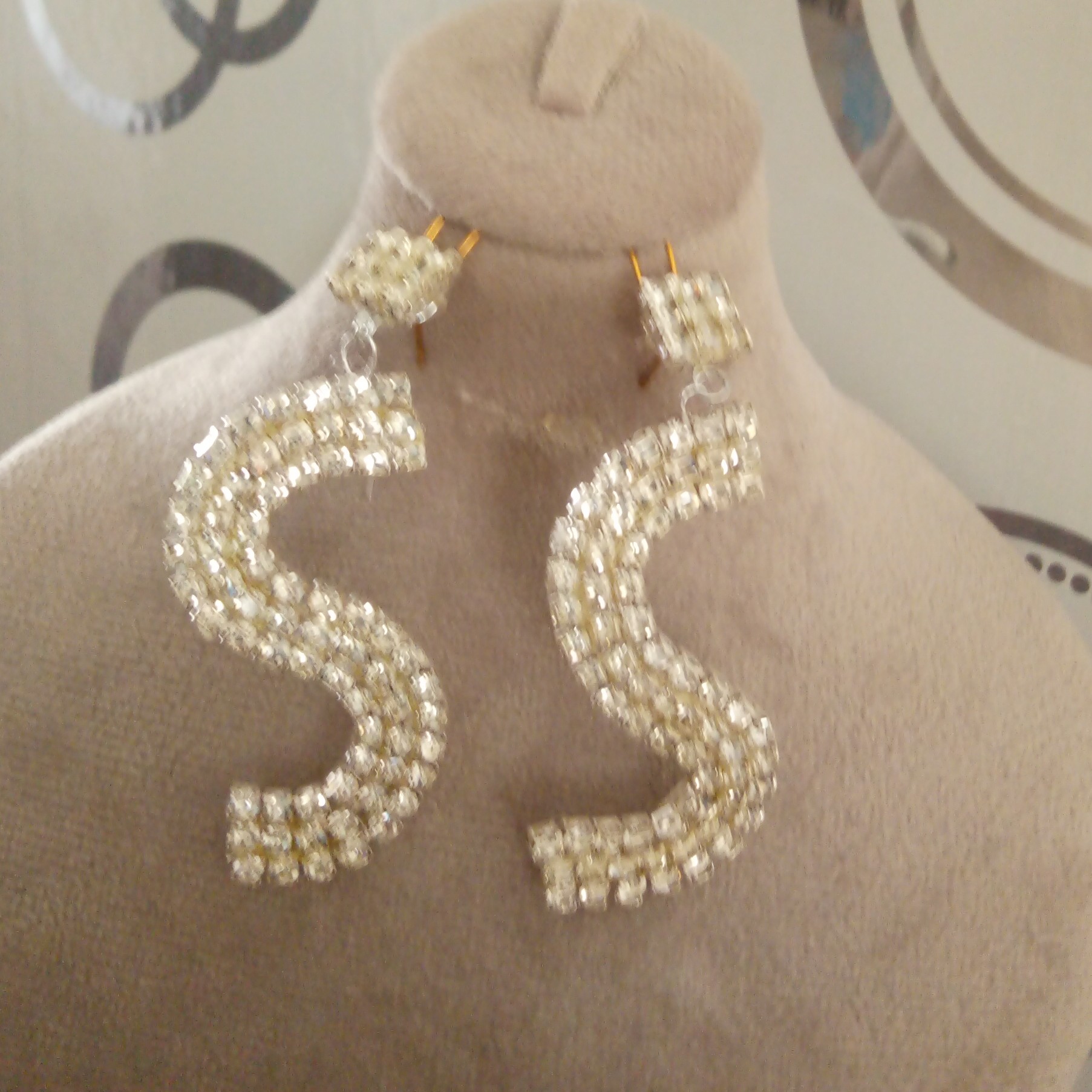گوشواره حروف 