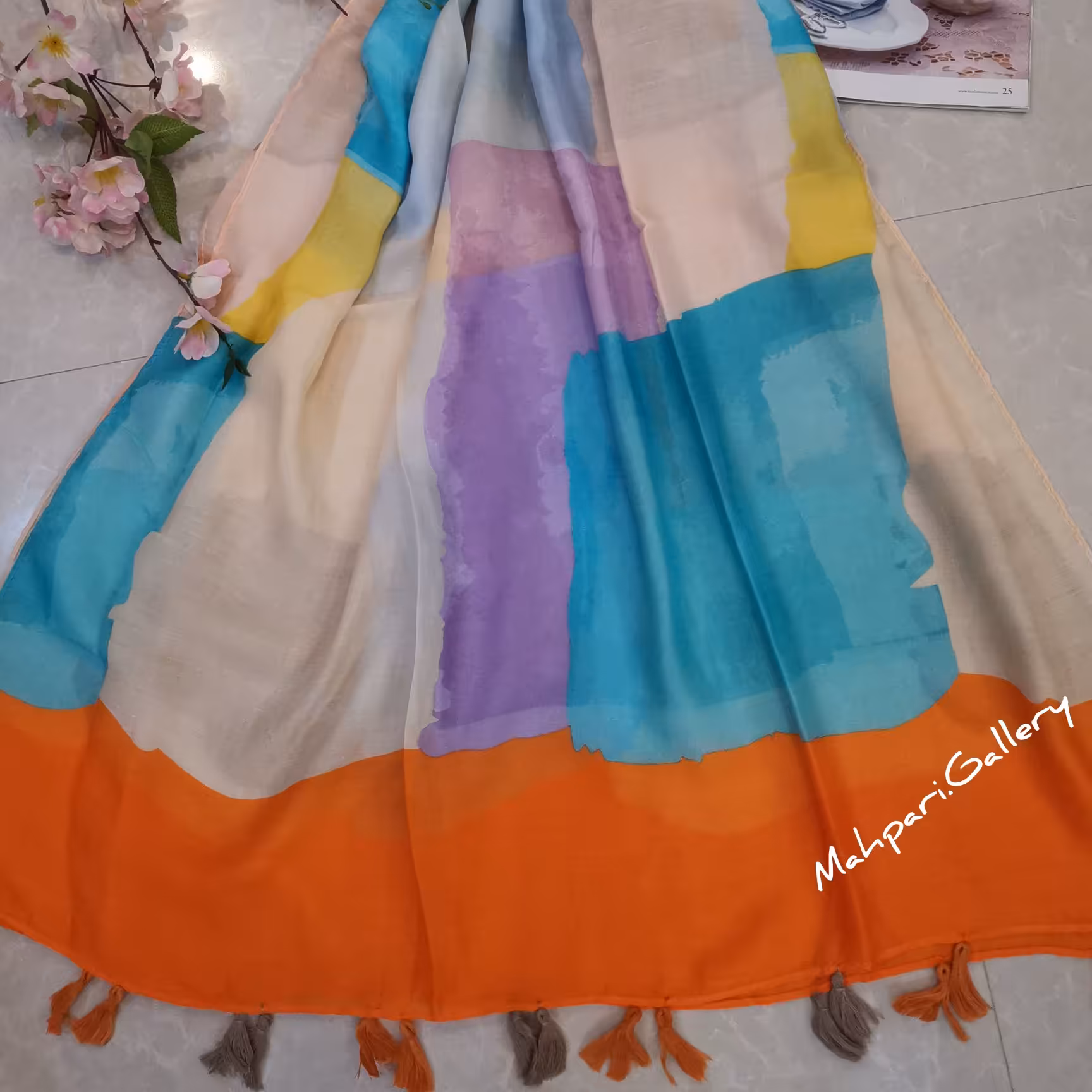 شال منگوله دار وارداتی حاشیه نارنجی