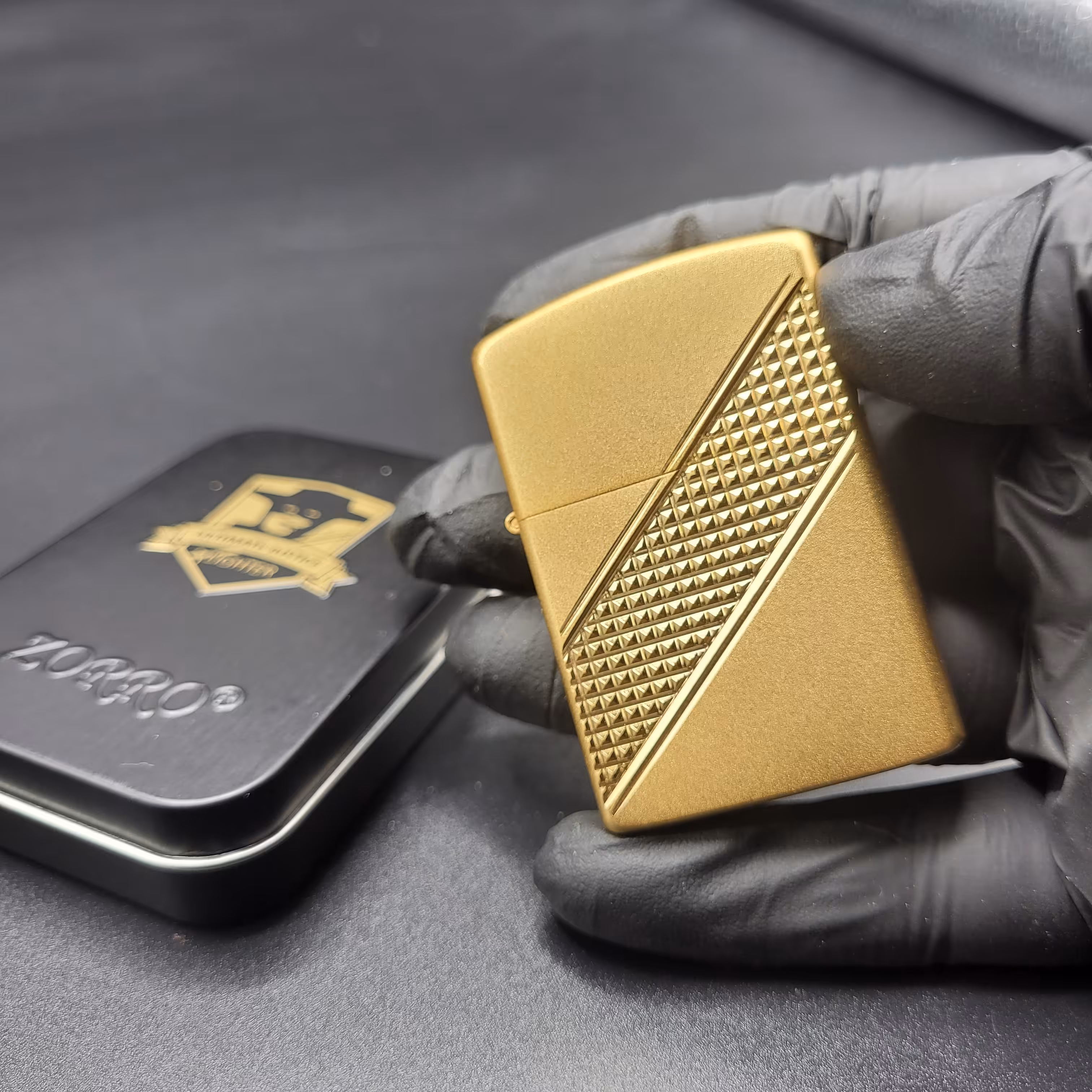 فندک بنزینی برند زورو طلایی 