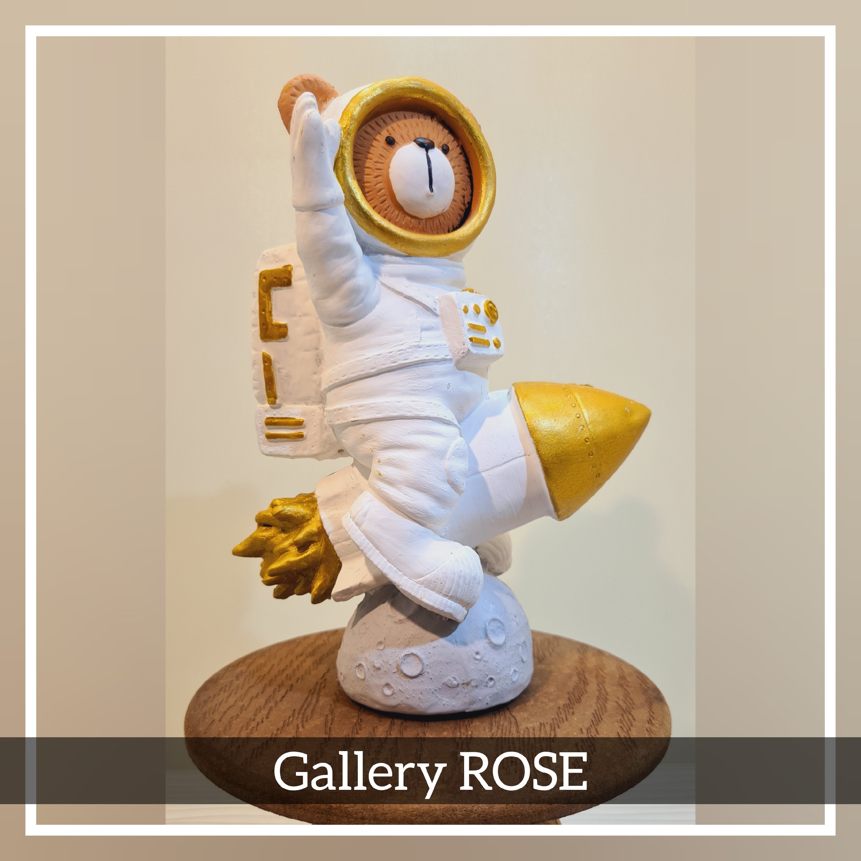 مجسمه فضانورد