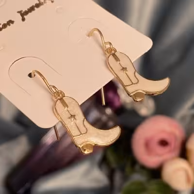 گوشواره زنانه و دخترانه جدید اکسسوری دخترانه شیک برای کادو تولد