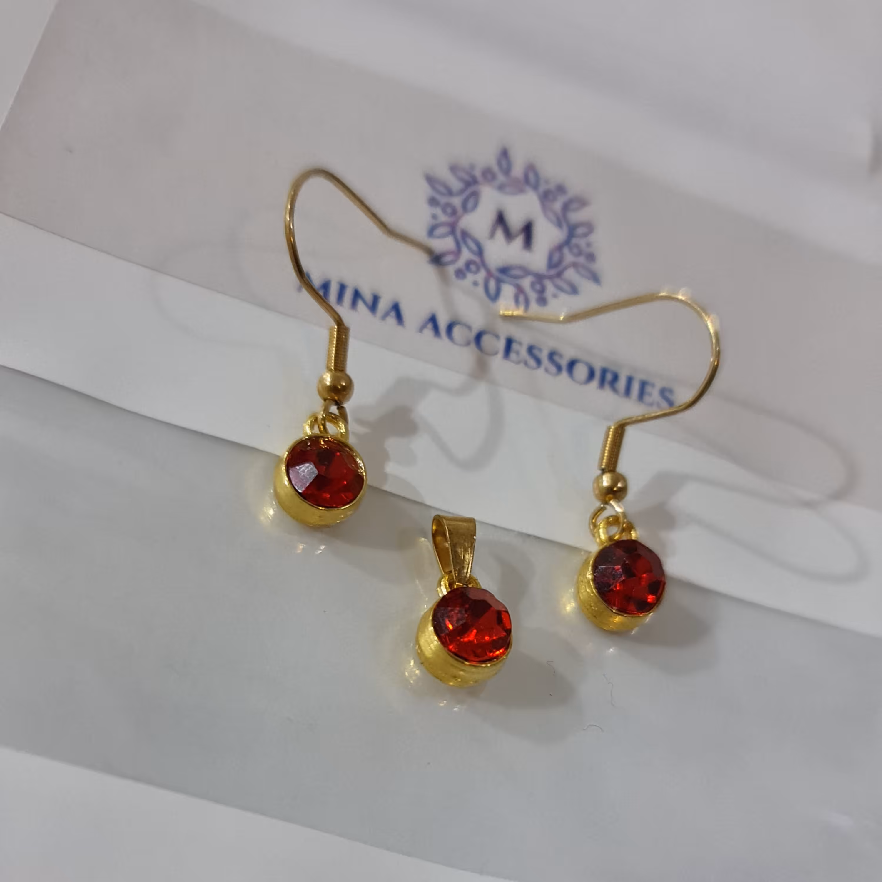 نیم ست تک نگین با زنجیر ساده طلایی