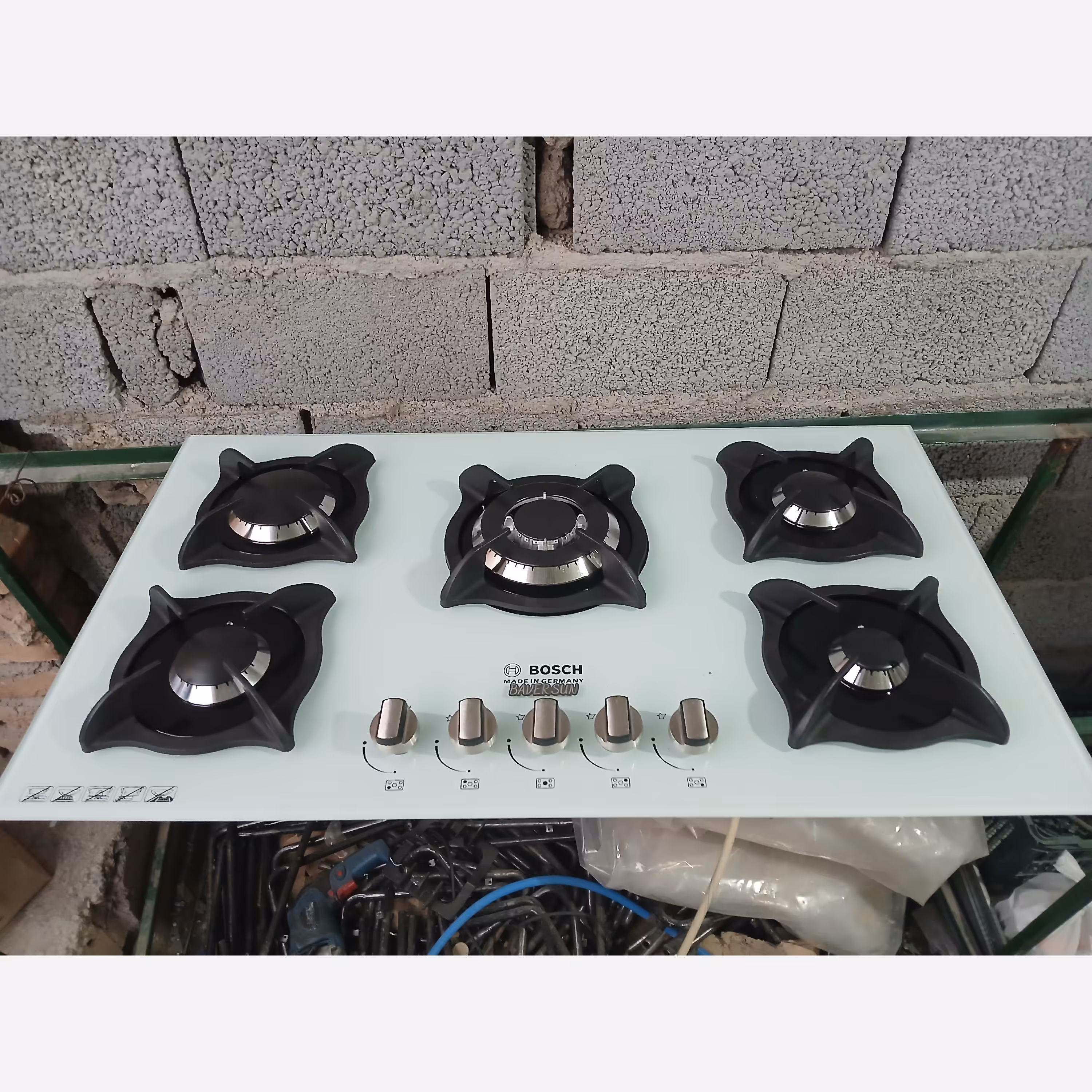 اجاق گازصفحه ای ترموکوپل دار باورسان( شیشه سفید) چدن مربع  (هزینه ارسال بصورت پس کرایه هست )