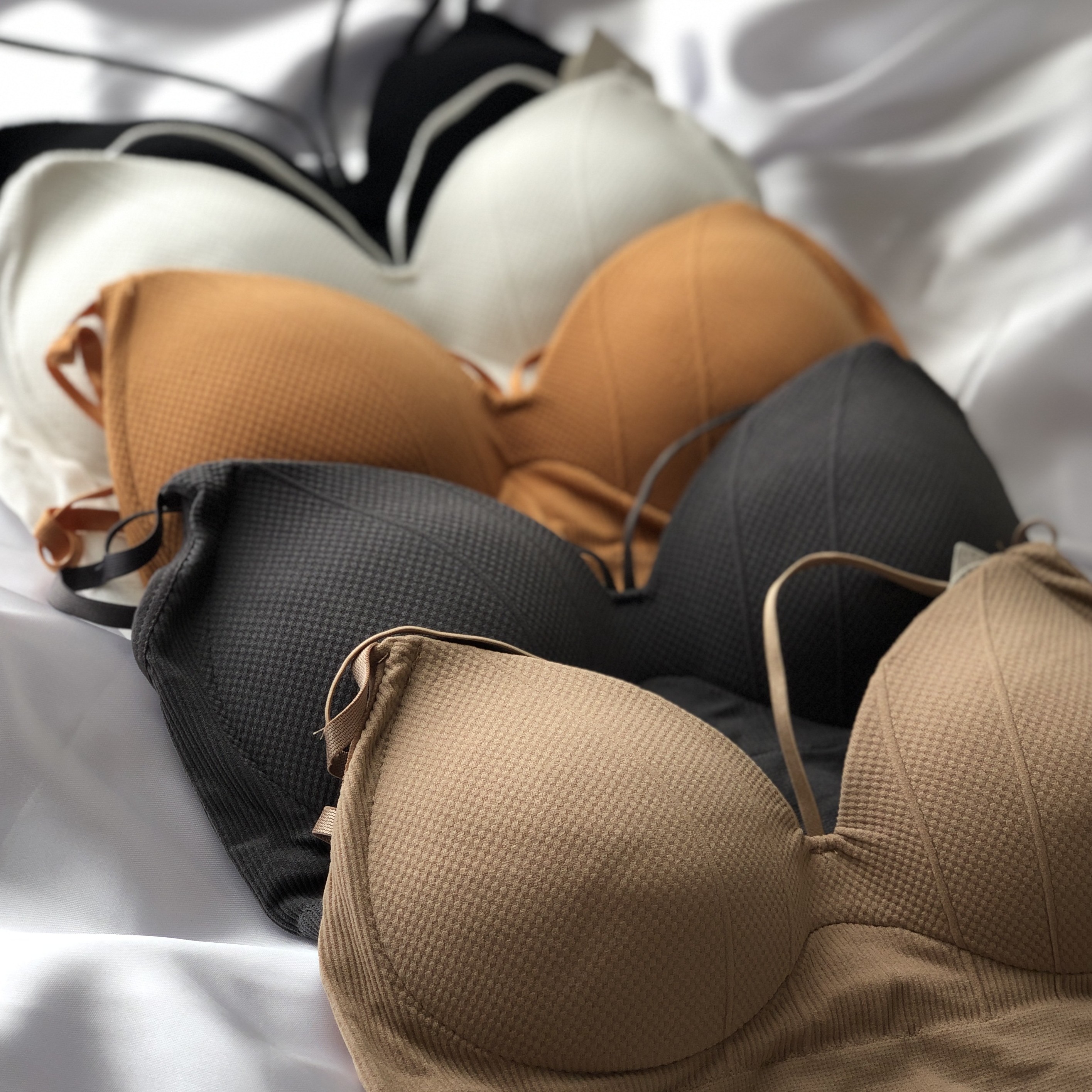 نیم تنه باشگاهی.فری سایز.مناسب سایز 65 تا 85 کوچک.دارای 5رنگ