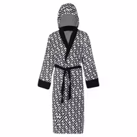 حوله پالتویی ارغوان طرح فندی سفید سایز 125