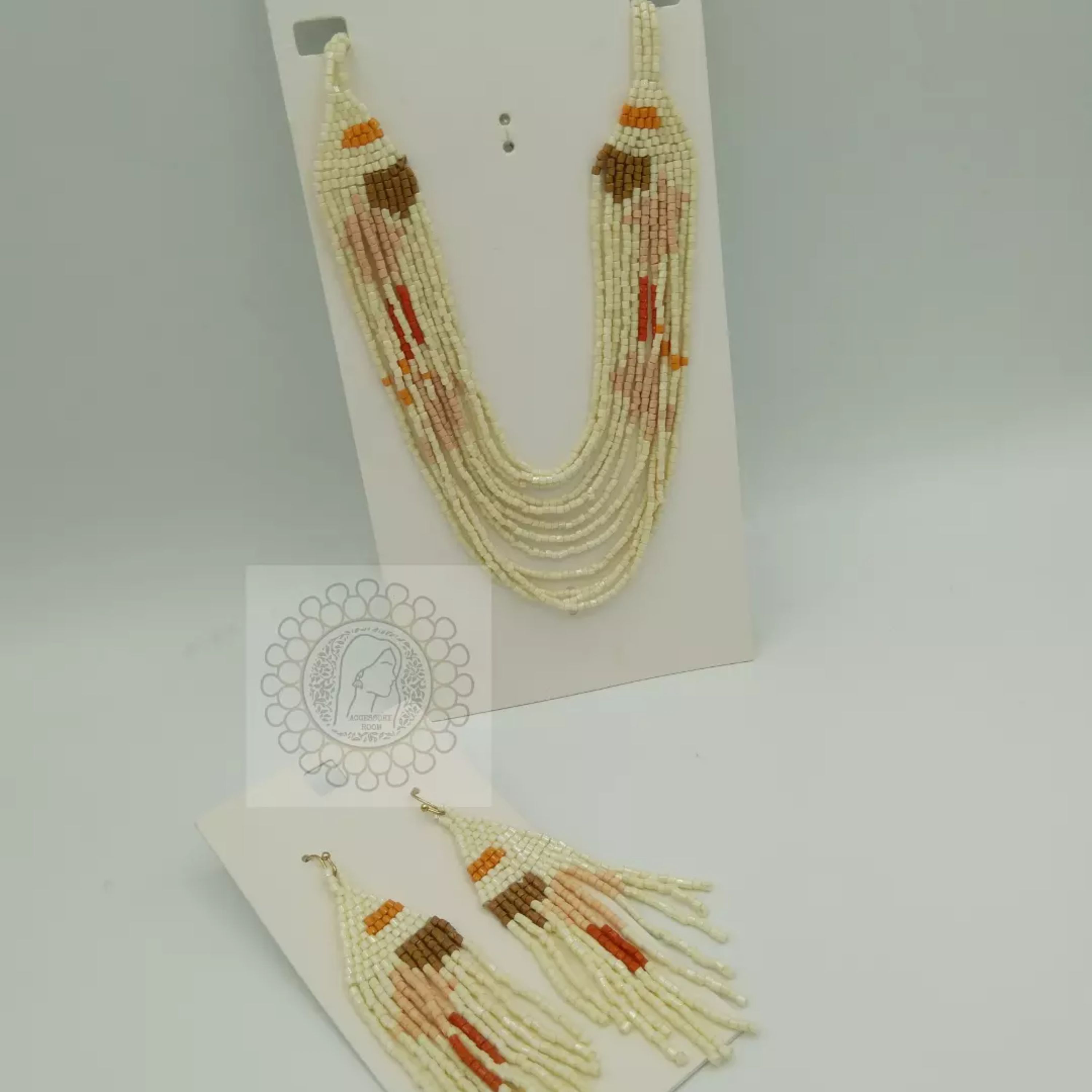 گردنبند و گوشواره خاص