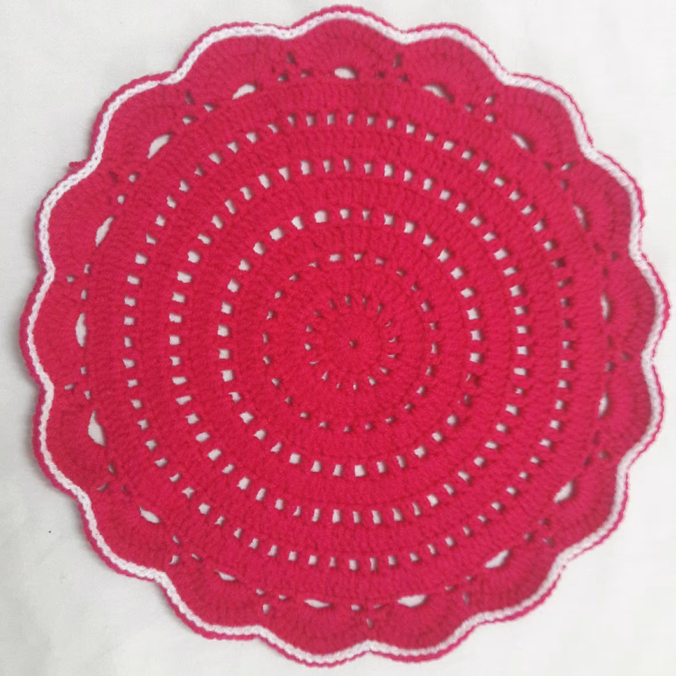 زیر بشقابی بافتنی .