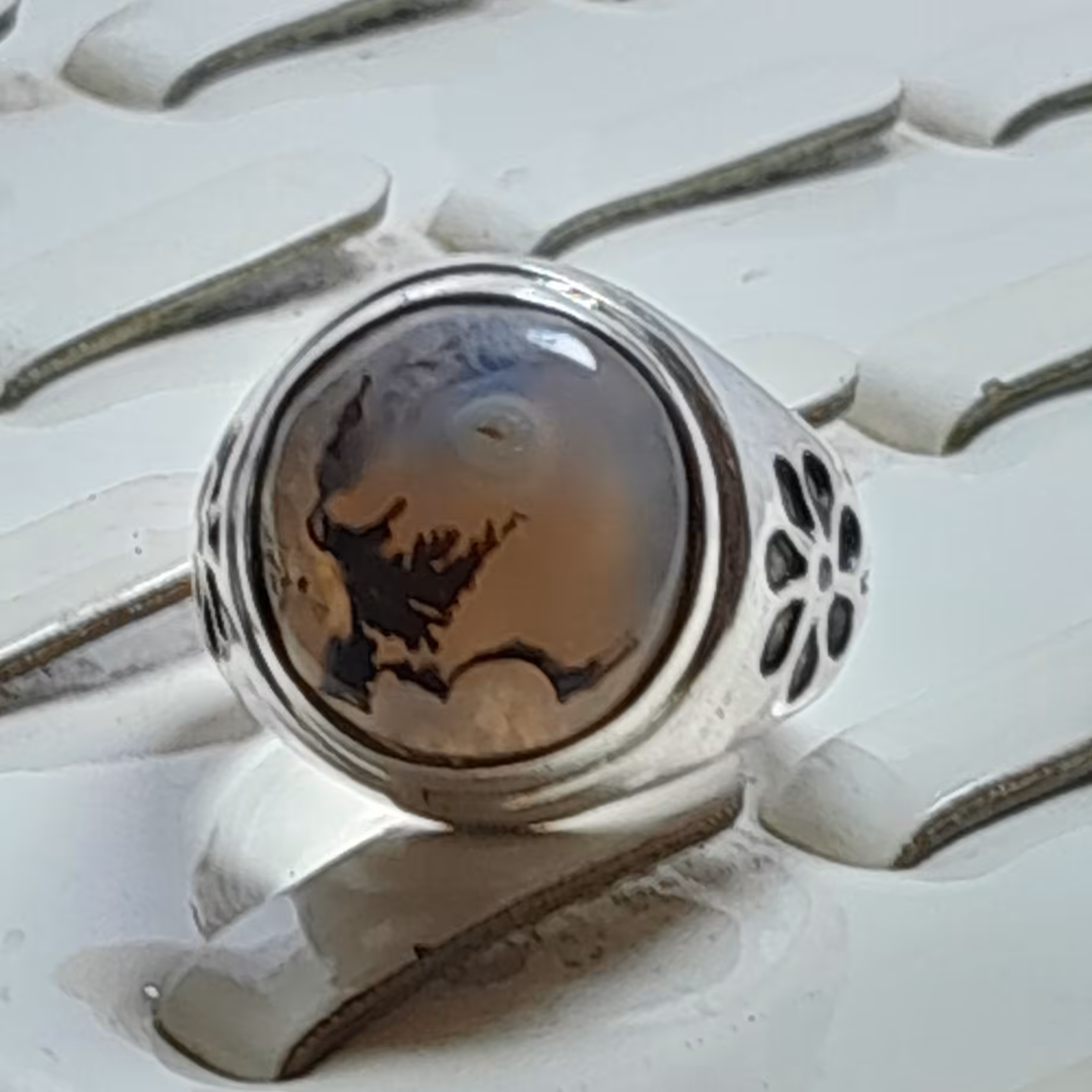 انگشتر کهنه  دستساز قدیمی شجر قائن طبیعی 