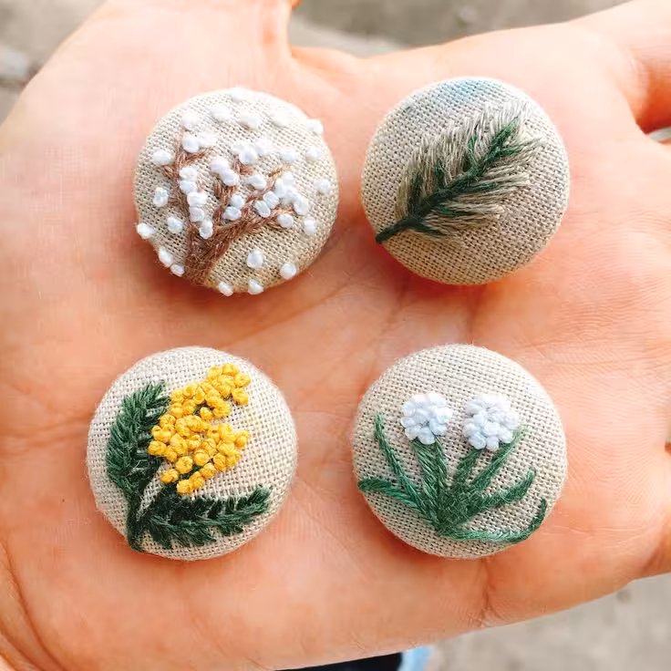 دکمه سایز بزرگ گلدوزی شده