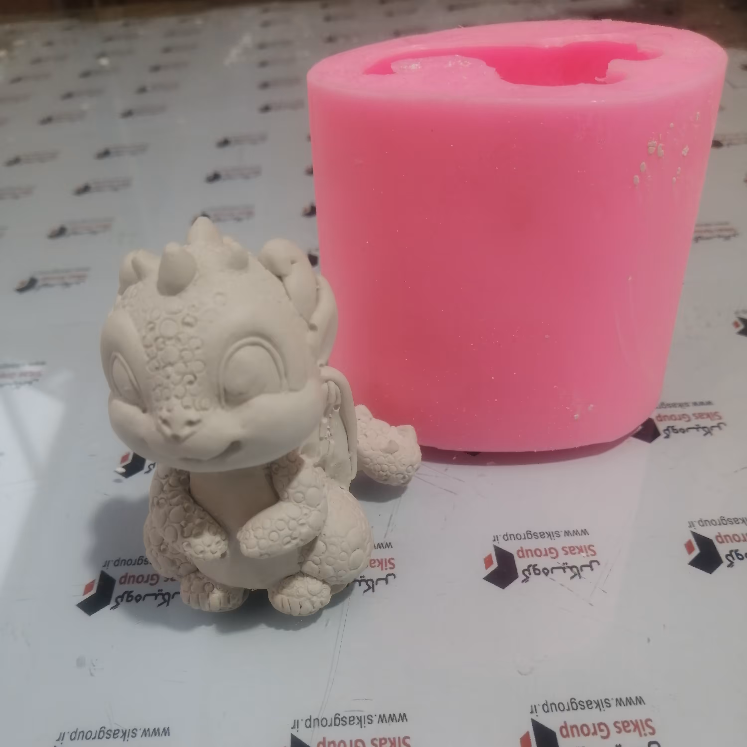 قالب سیلیکونی اژدها نماد سال 1403