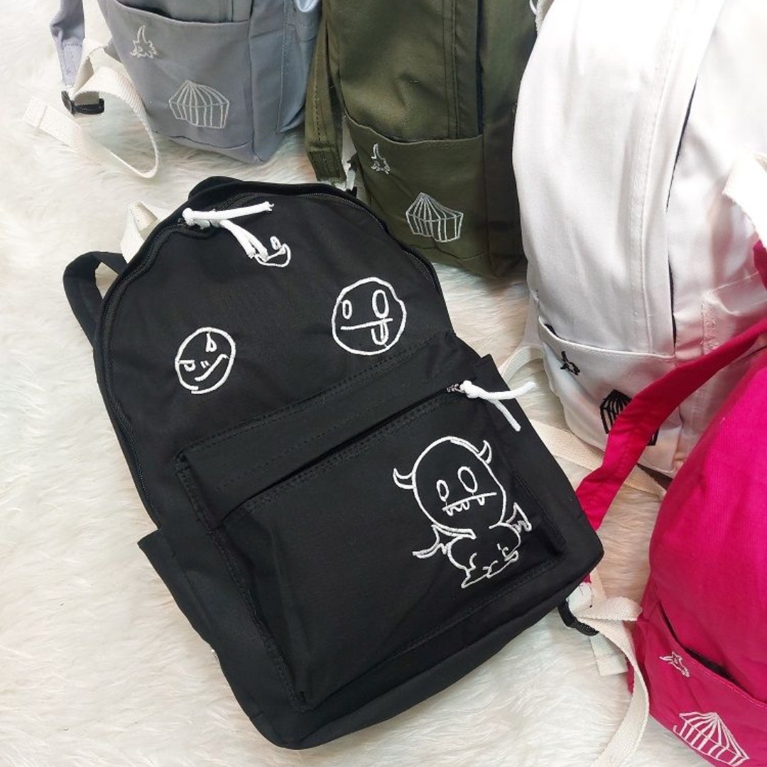 کوله پشتی طرح استیکر گلدوزی