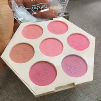 رژ گونه شش ضلعی