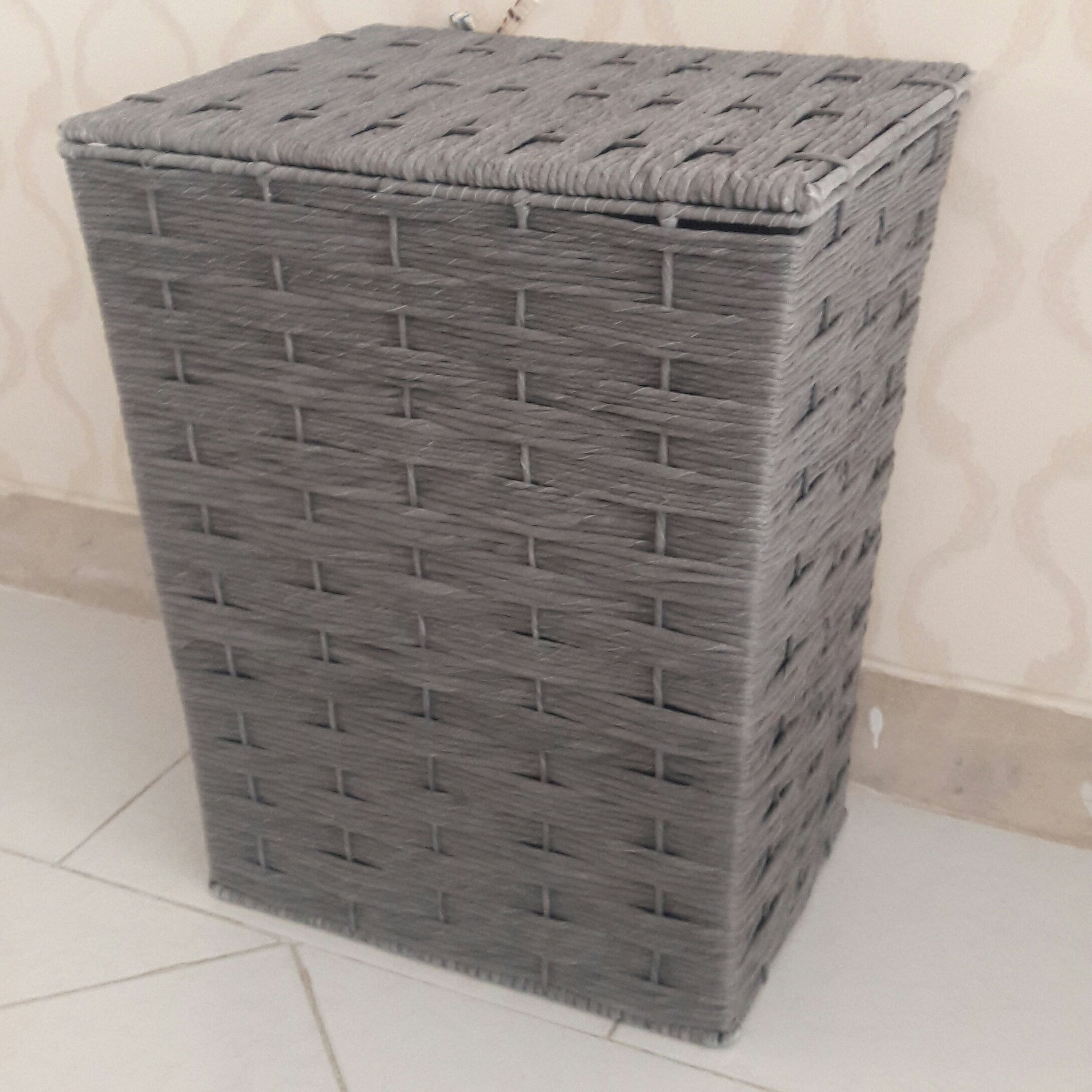 سبد لباس واسباب بازی