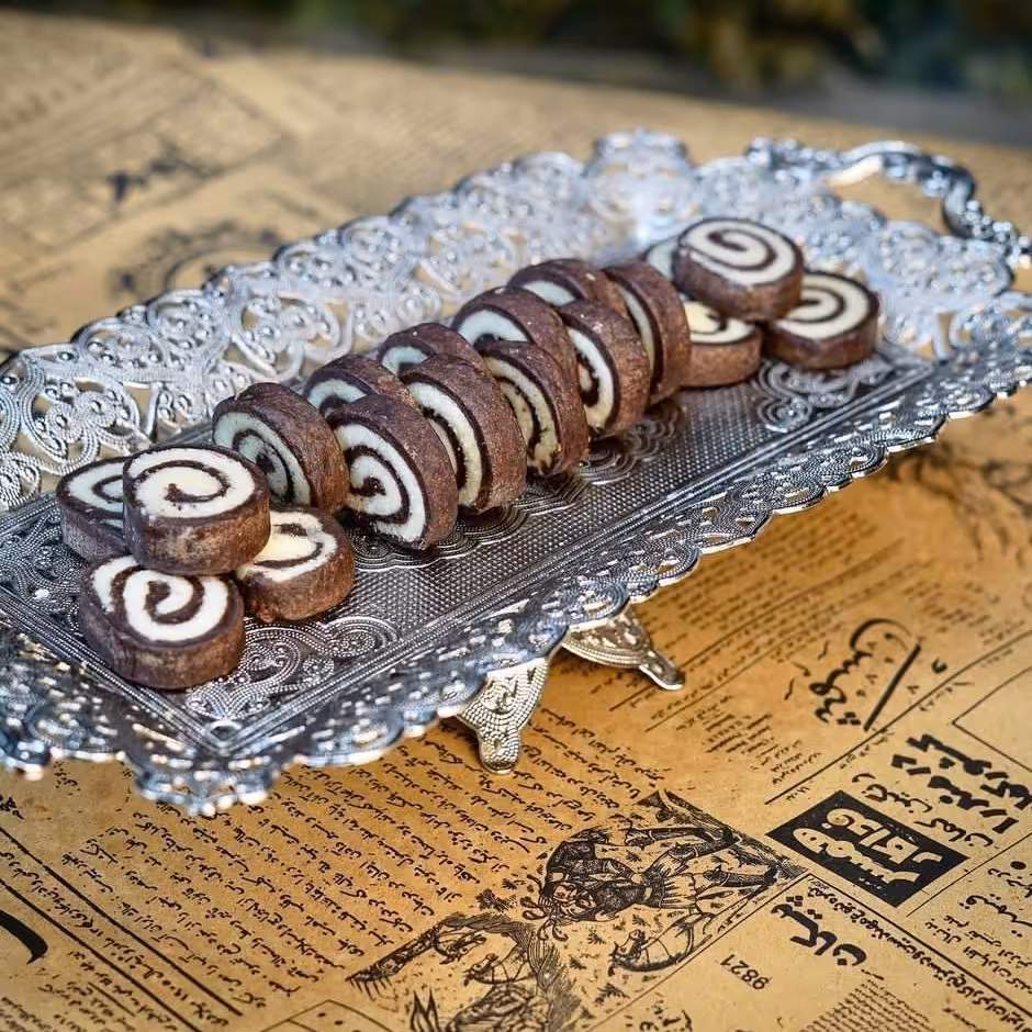 شیرینی خوری 