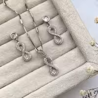 نیمست نقره 925 طرح بینهایت با روکش طلا سفید  کد 84