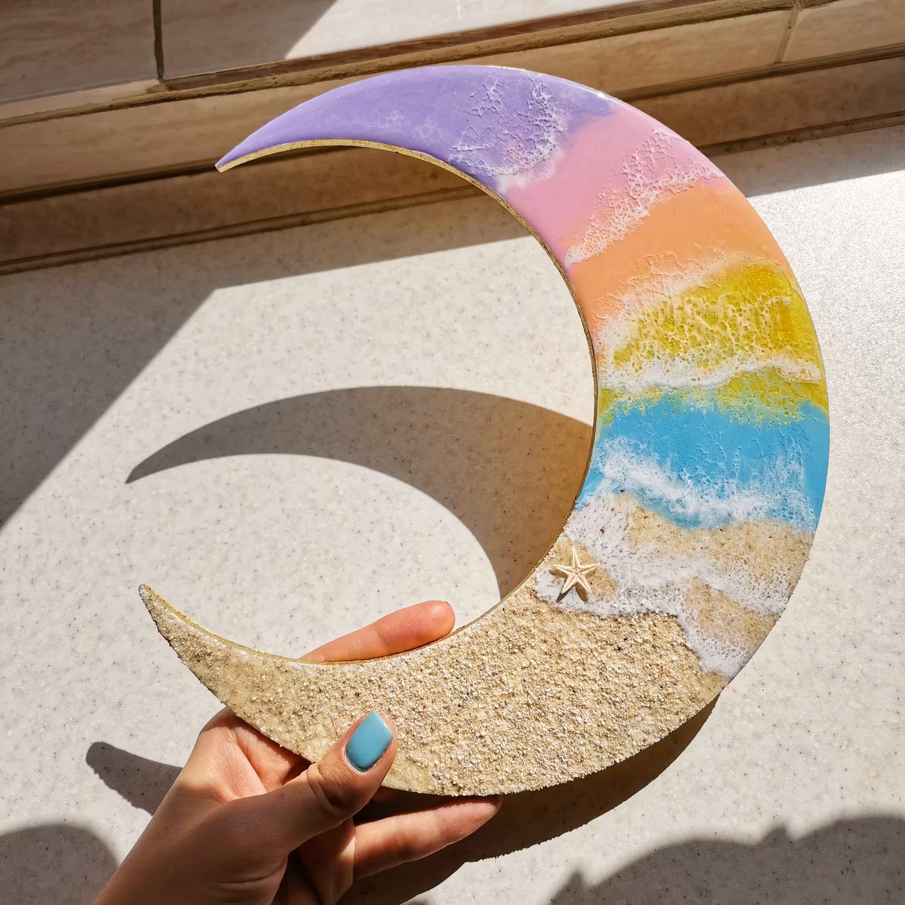 تابلو دیواری طرح ماه دریایی جنس چوب و رزین