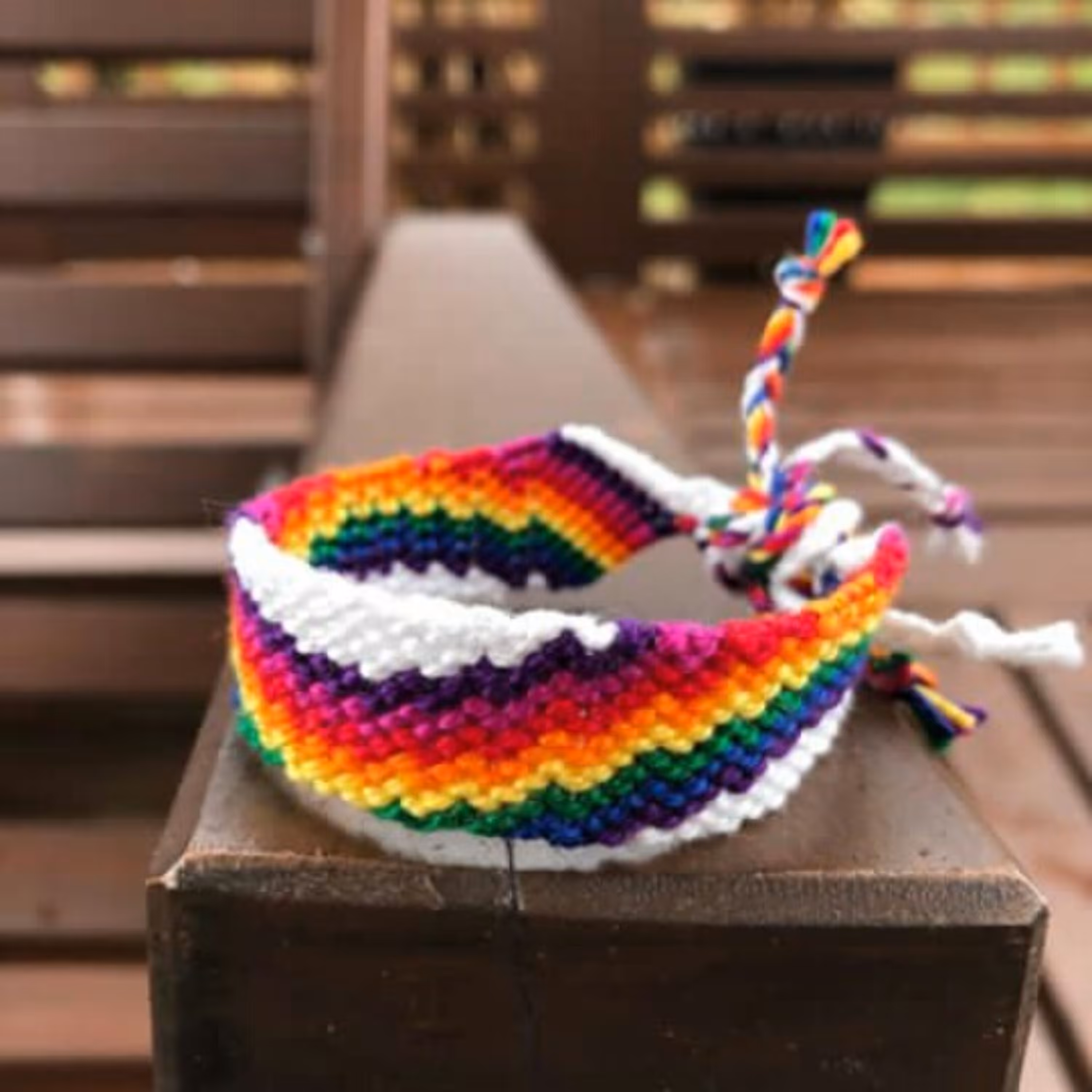 دستبند دوستی طرح رنگین کمان موج دار کد 26