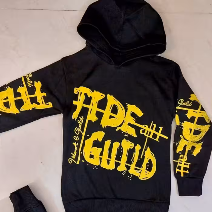 لباس گرم ست هودی و شلوار تو کرکی سایز 2تا 7 سال   کیفیت خوب و قیمت مناسب 