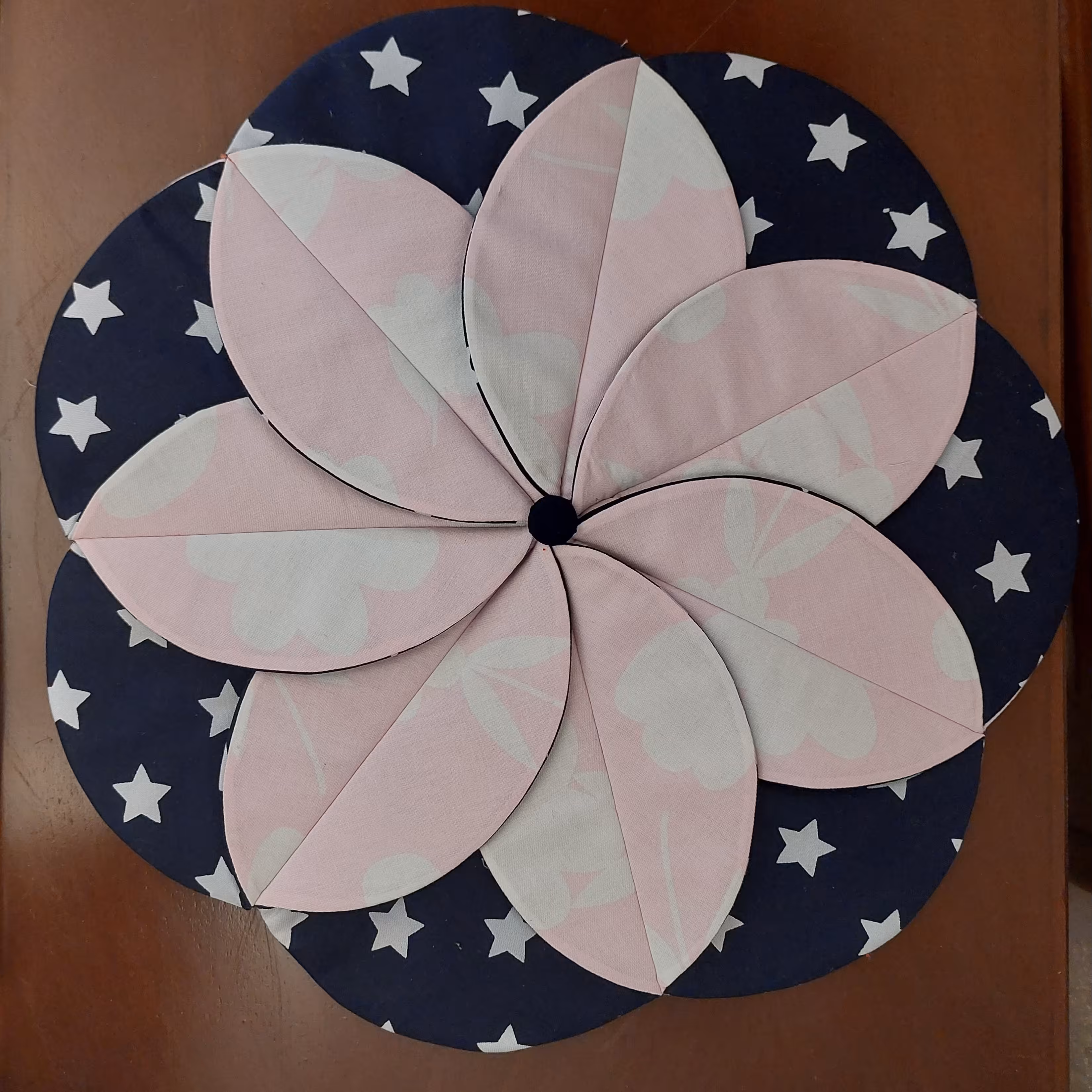 زیر قابلمه ای طرح گل 