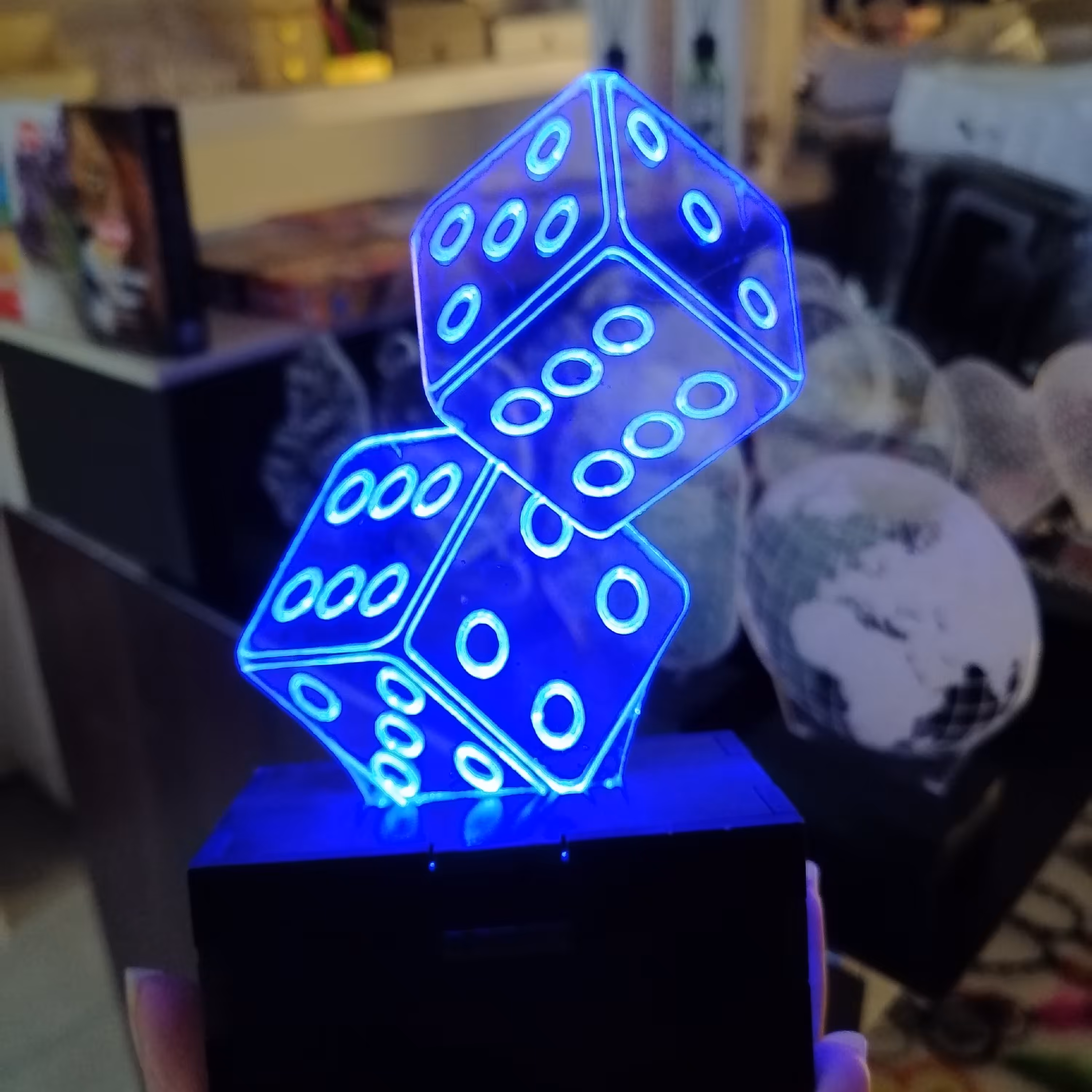 بالبینگ و چراغ خواب فانتزی پلکسی طرح تاس