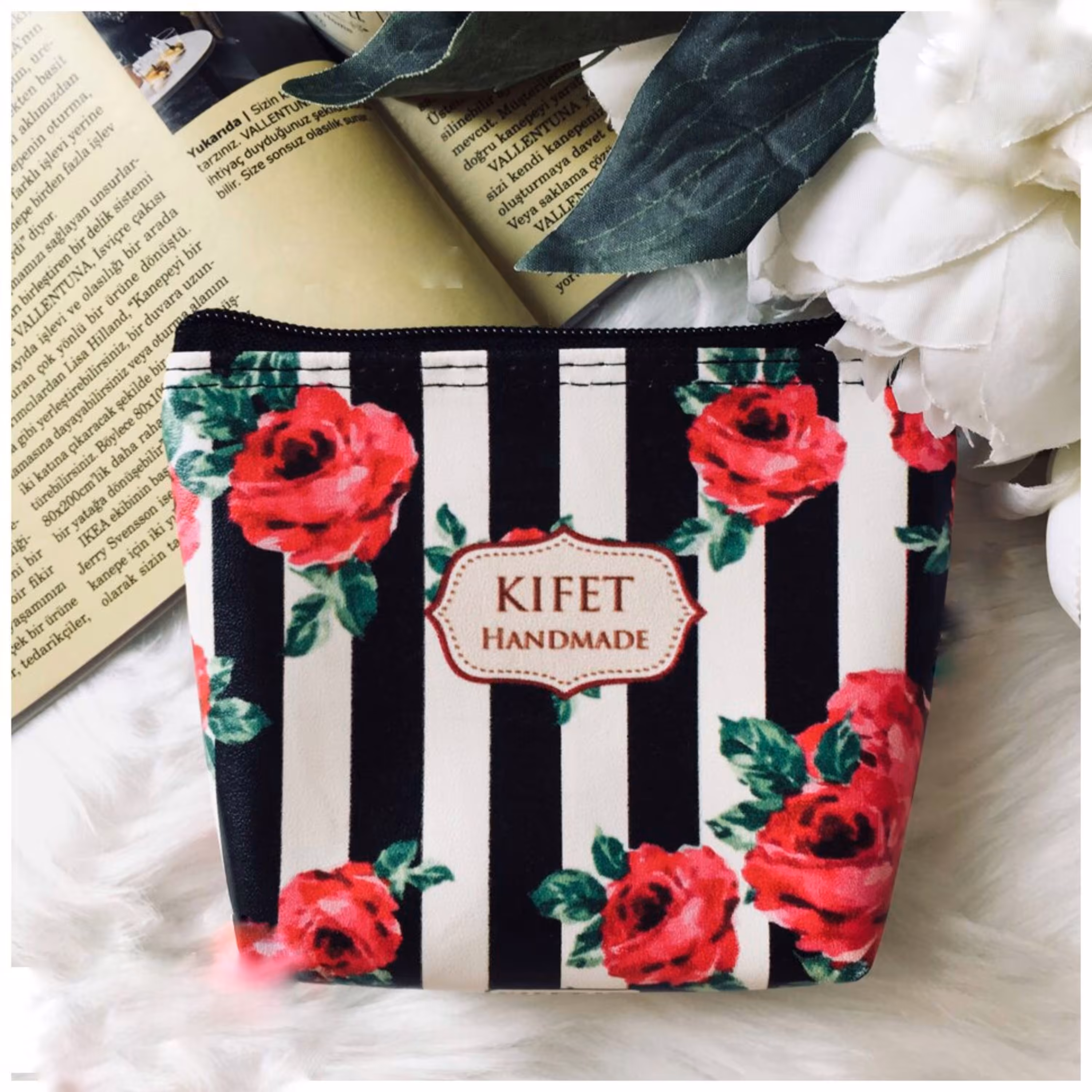 کیف نگهدارنده ماسک و کیف پول  فانتزی و با کیفیت گلدار3