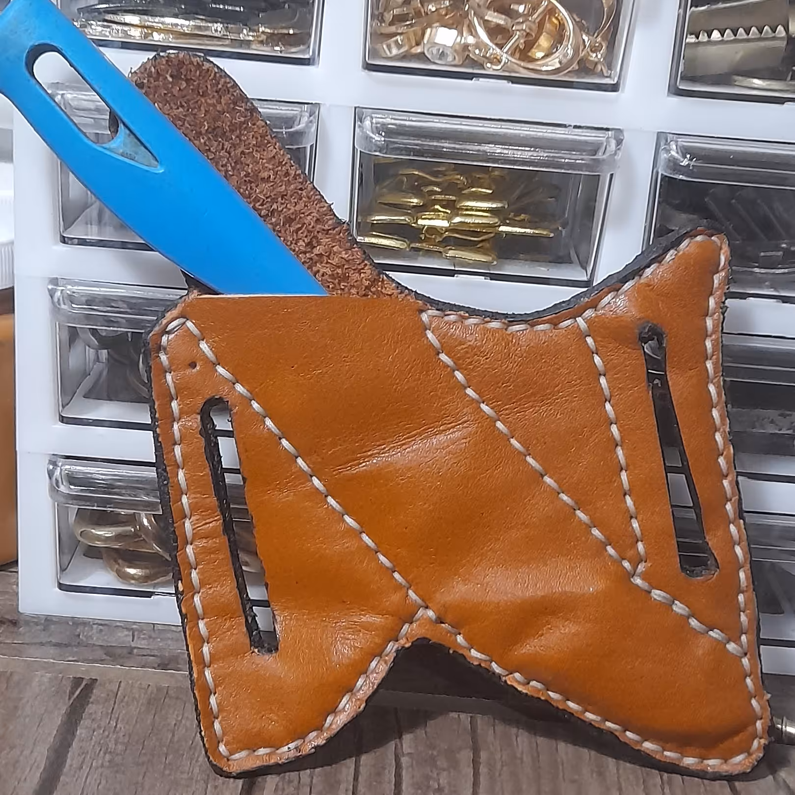 جای چاقو مسافرتی