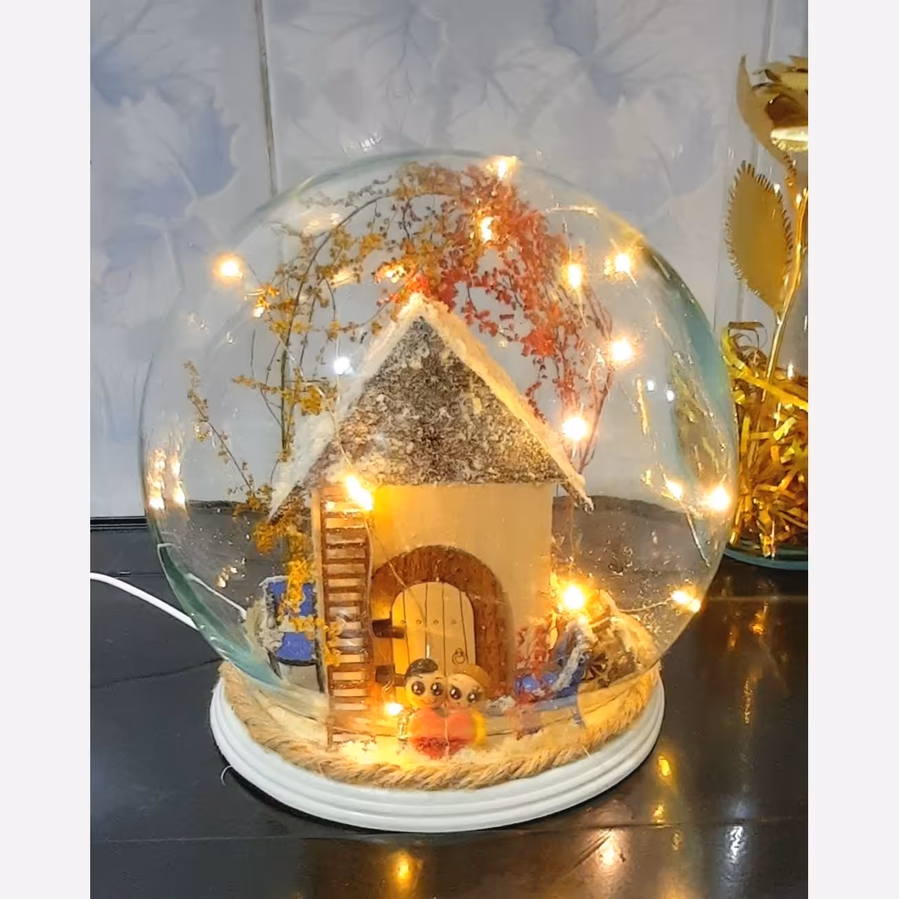 باکس کلبه چوبی  زمستانی شیشه فلکسی حبابی 