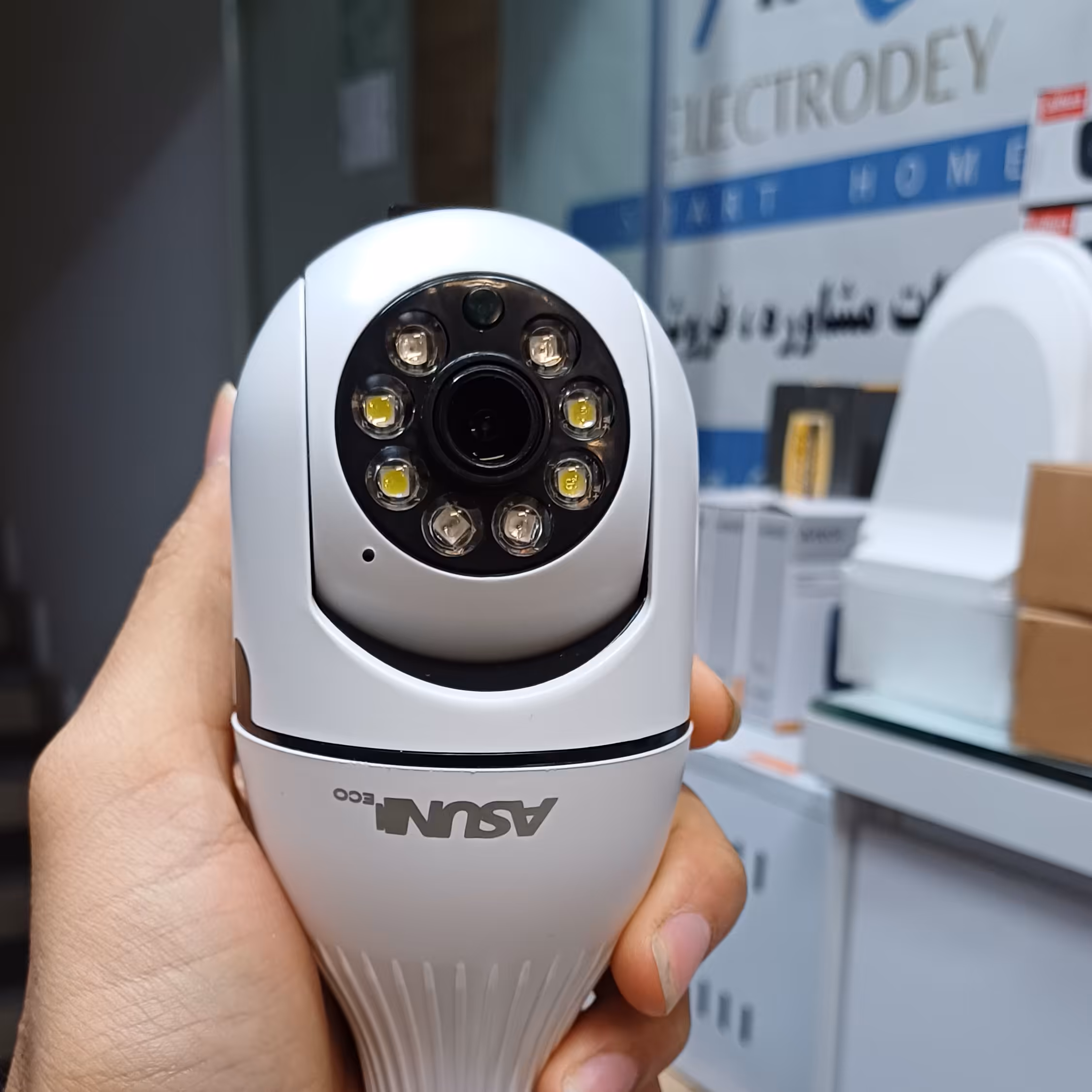 دوربین مداربسته بیسیم لامپی برند ایسان انتقال تصویر بدون نیاز به مودم  با گارانتی 