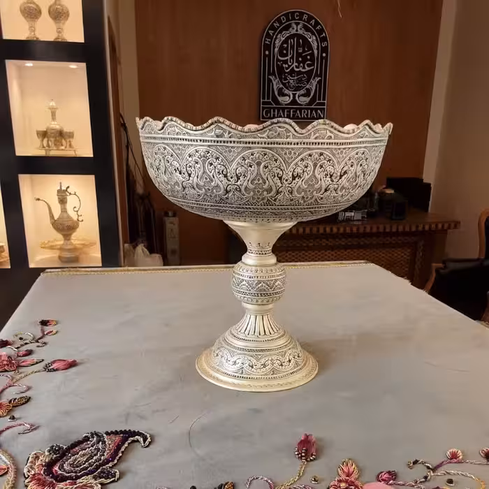 صنایع دستی قلم زنی-کاسه پایه دار قلم زنی پتینه لوتوس با پوشش نقره