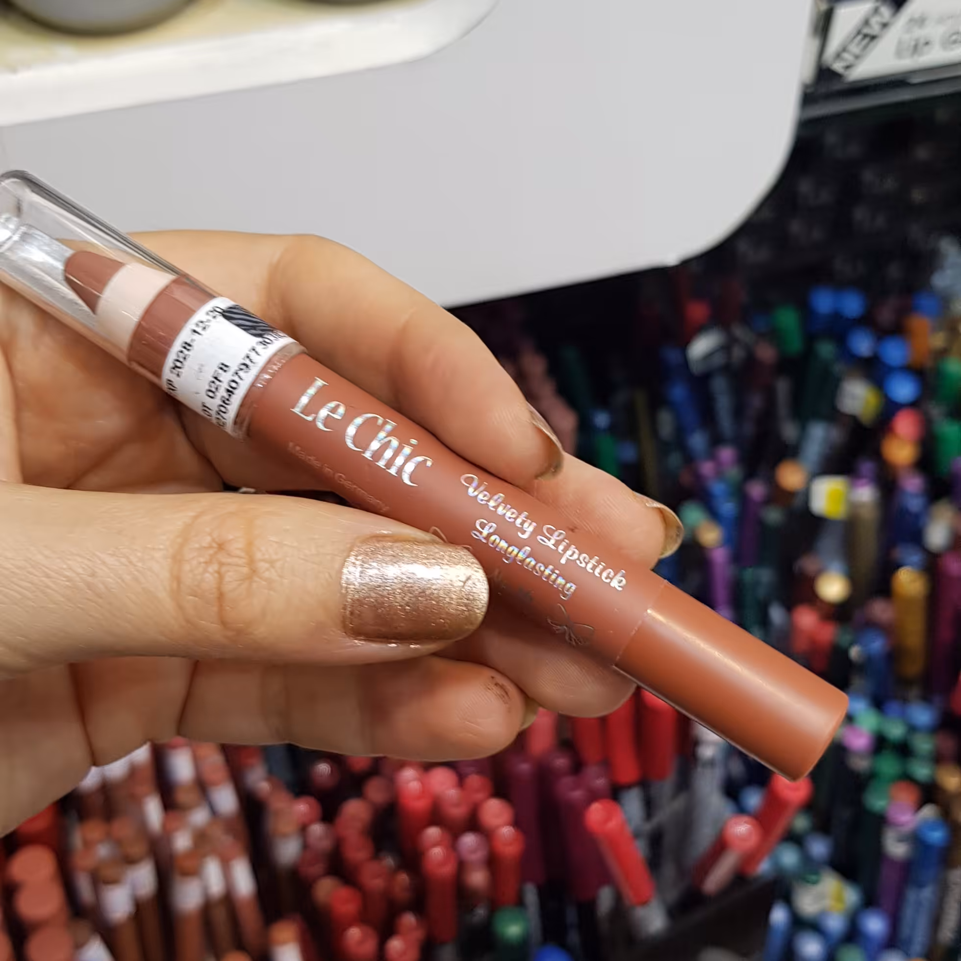 رژلب مدادی لچیک اصل شماره 16