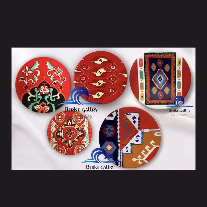 بشقاب دیوارکوب سفالی طرح سنتی طرح قالی 