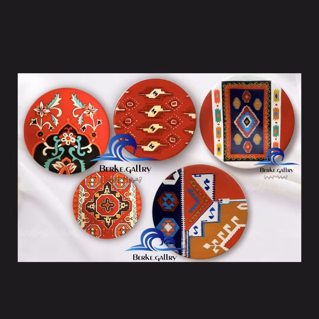 بشقاب دیوارکوب سفالی طرح سنتی طرح قالی 