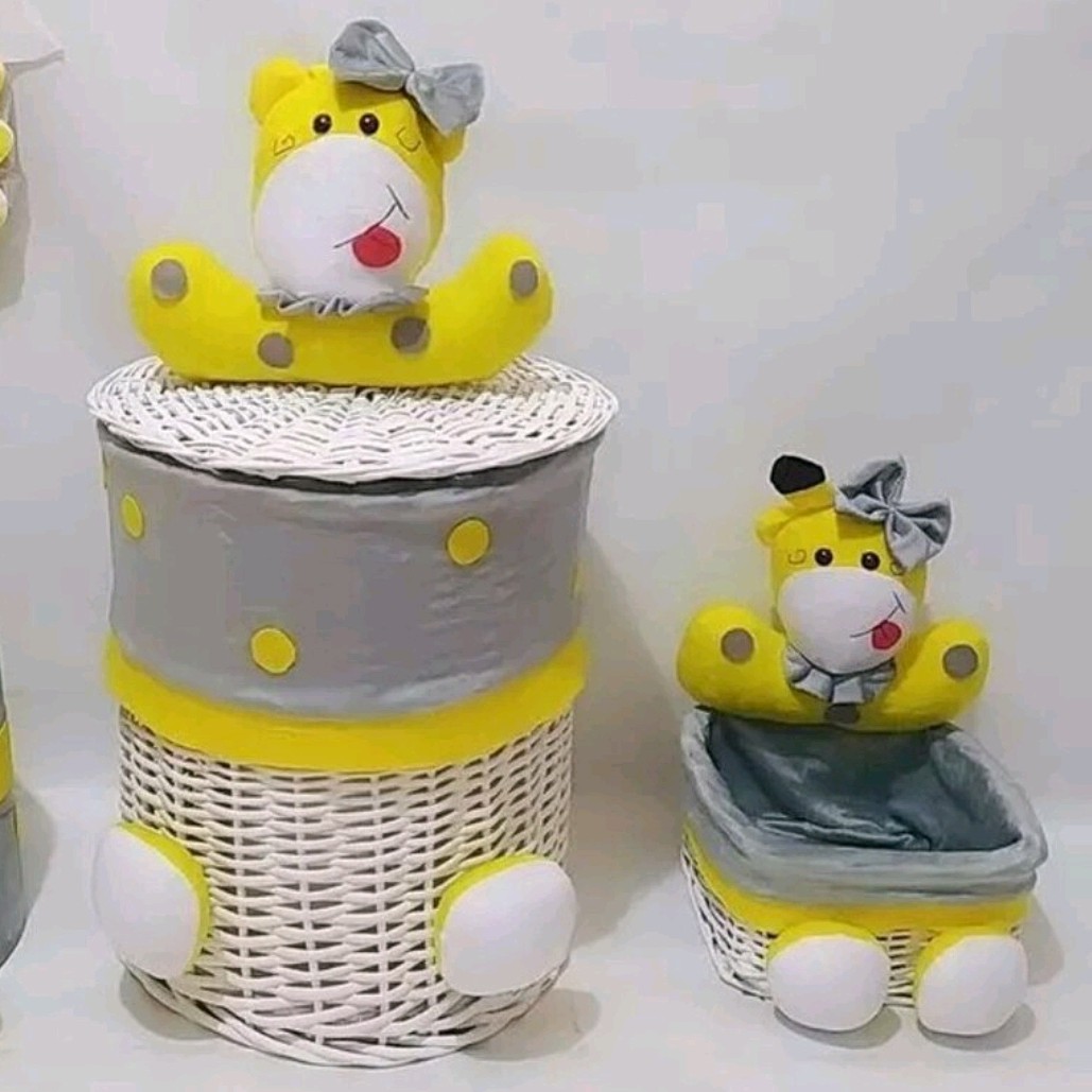 سبد لباس بهمراه سبد لوسیون سایز بزرگ طرح زرافه تمام مخمل