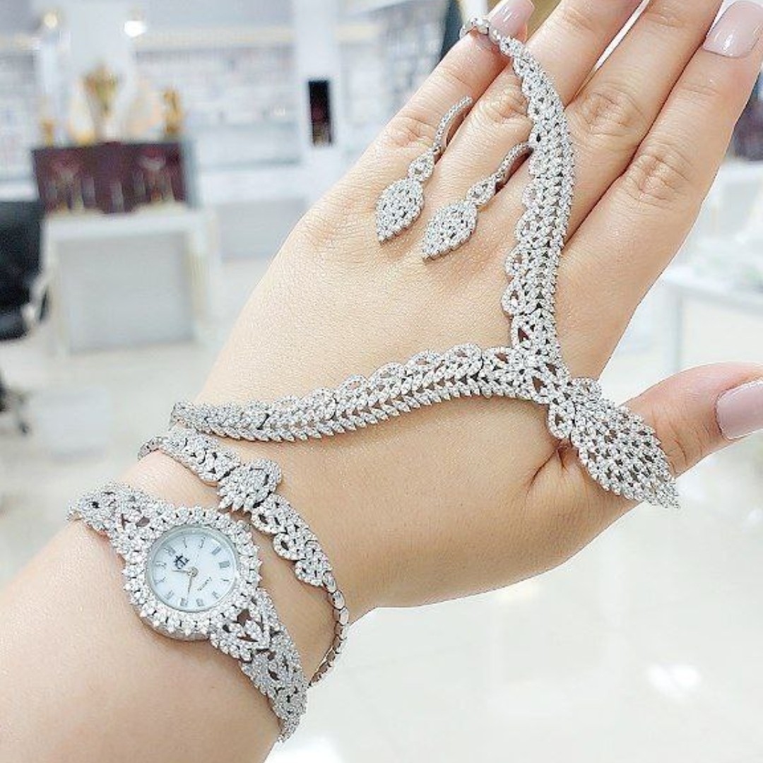 سرویس و ساعت جواهری