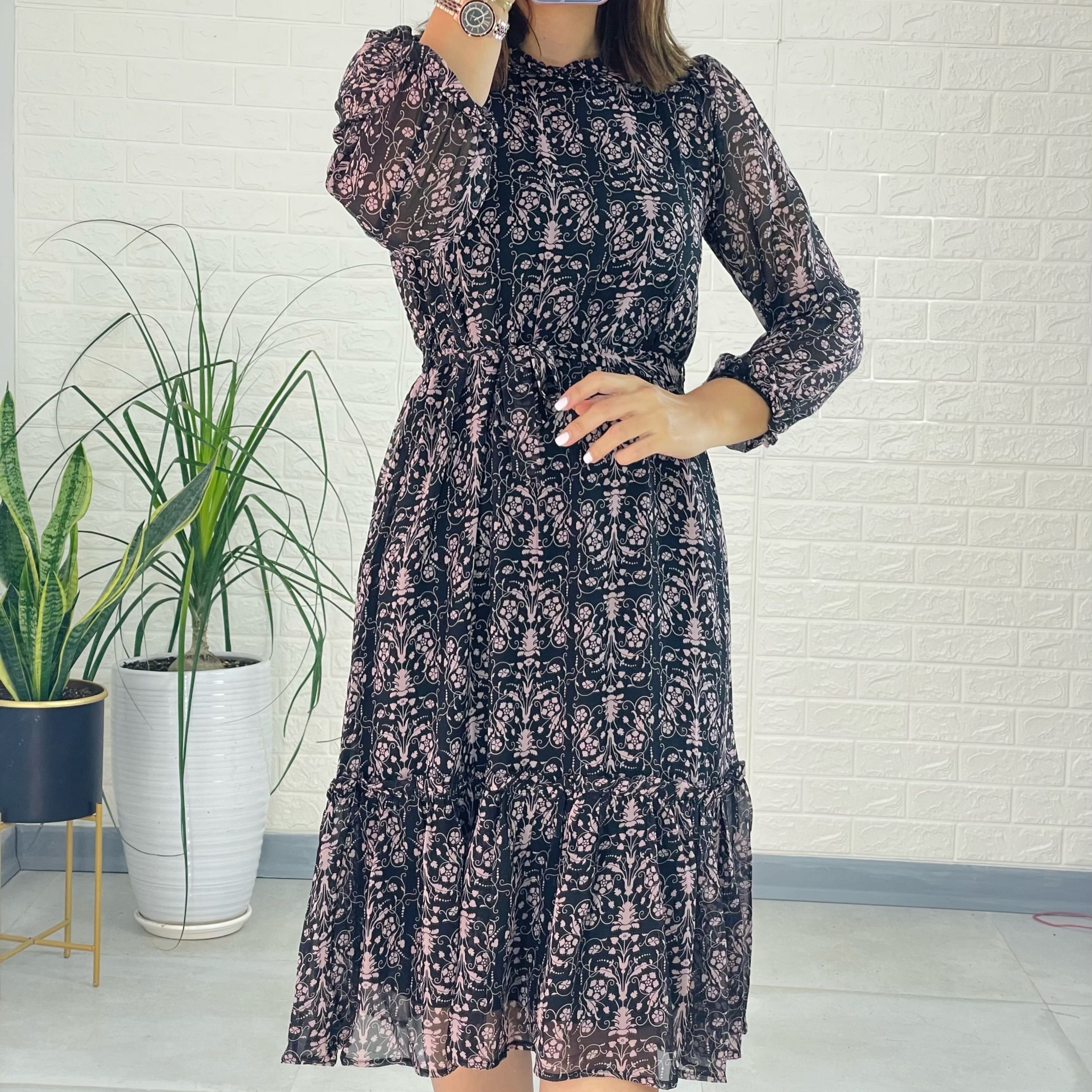 پیراهن حریر زمینه مشکی گلدار