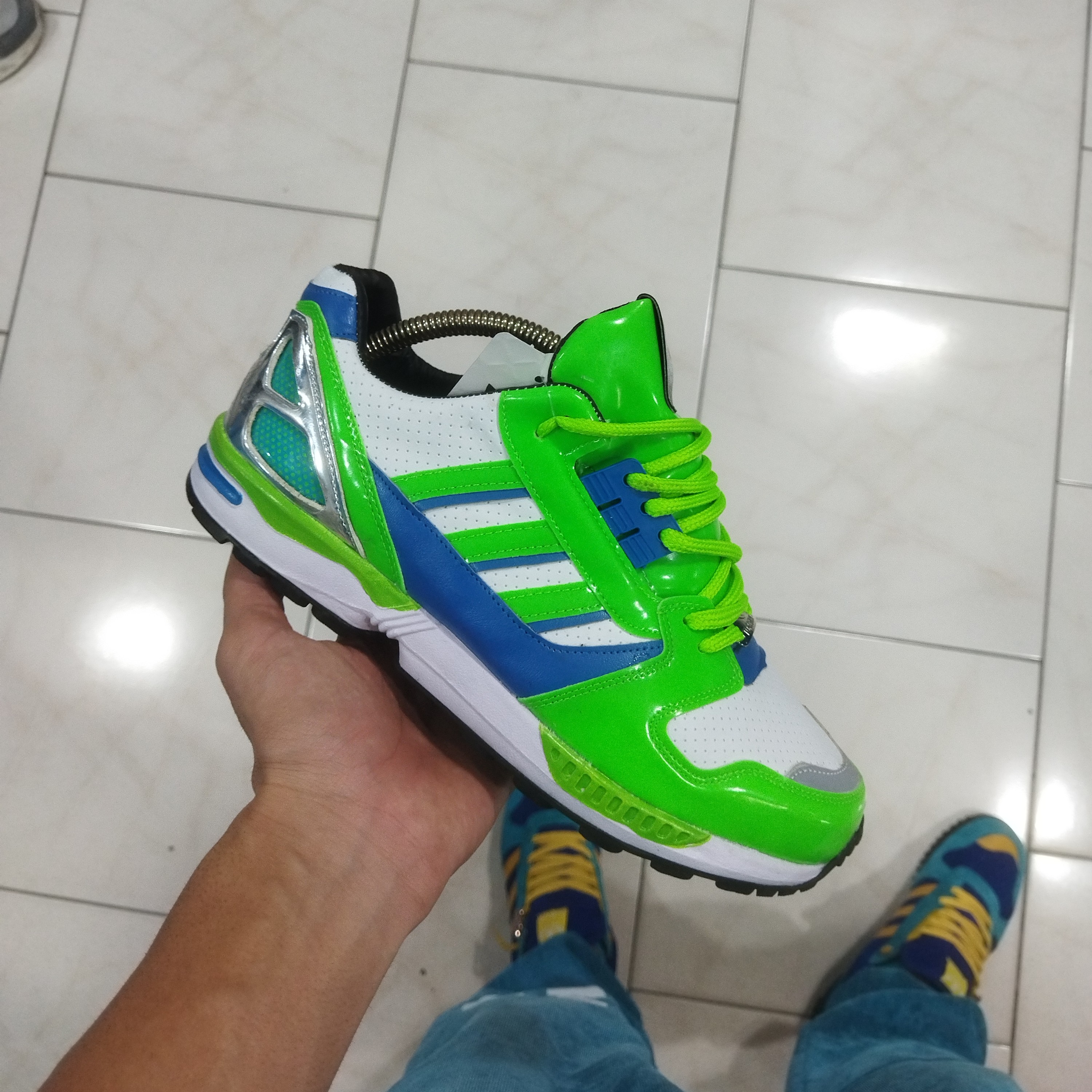 کفش کتونی آدیداس zx لاکچری 