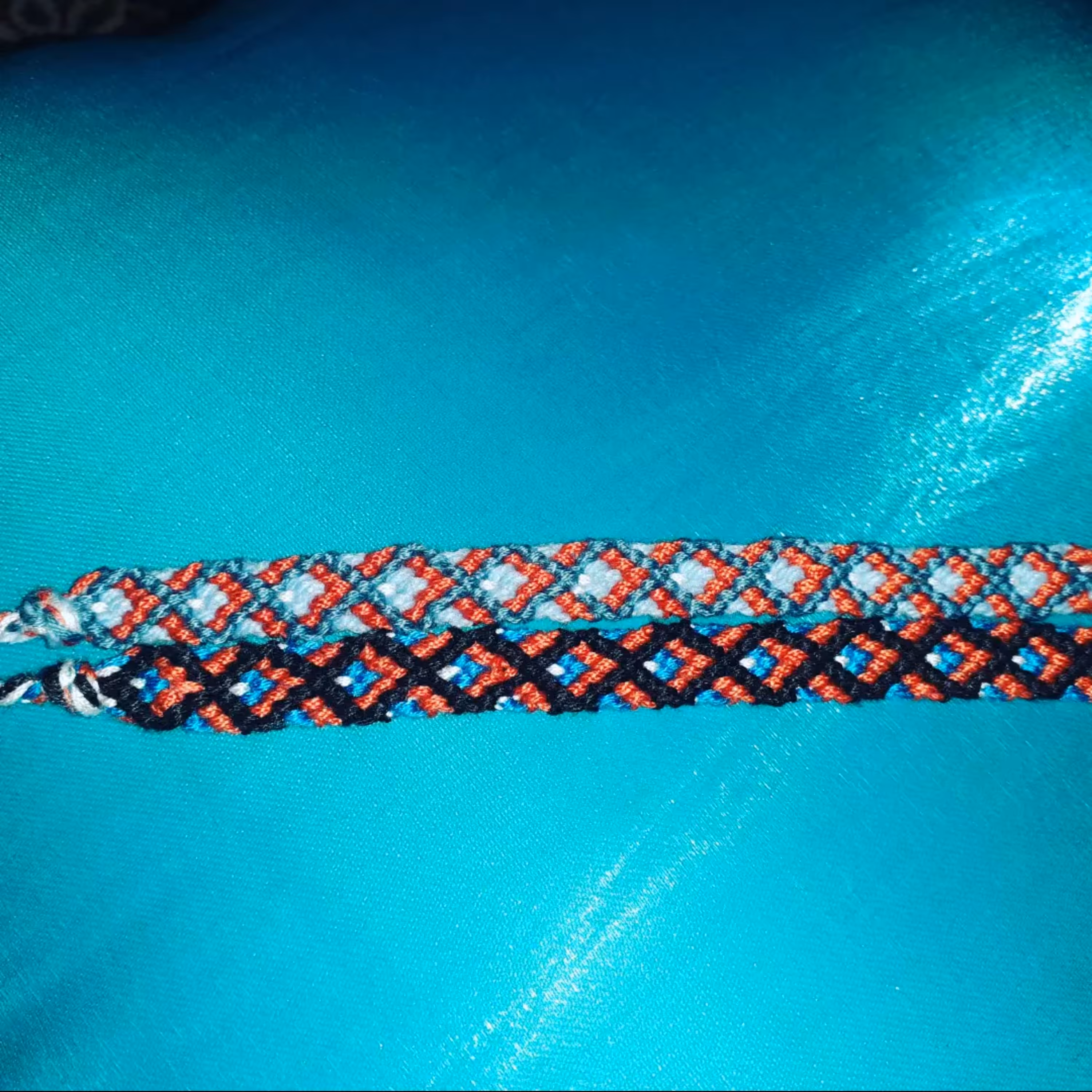 دستبند دوستی سنتی