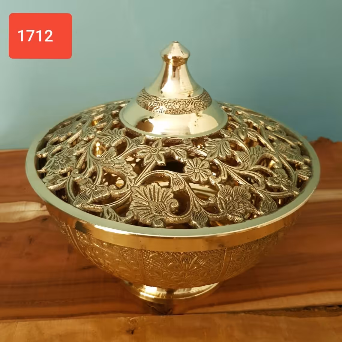 شکلات خوری برنجی آجیل خوری برنجی فوق العاده پرکار و بزرگ بهترین و خوش قلم ترین کارهندوستان مناسب برای میزجلومبلی و گنجه