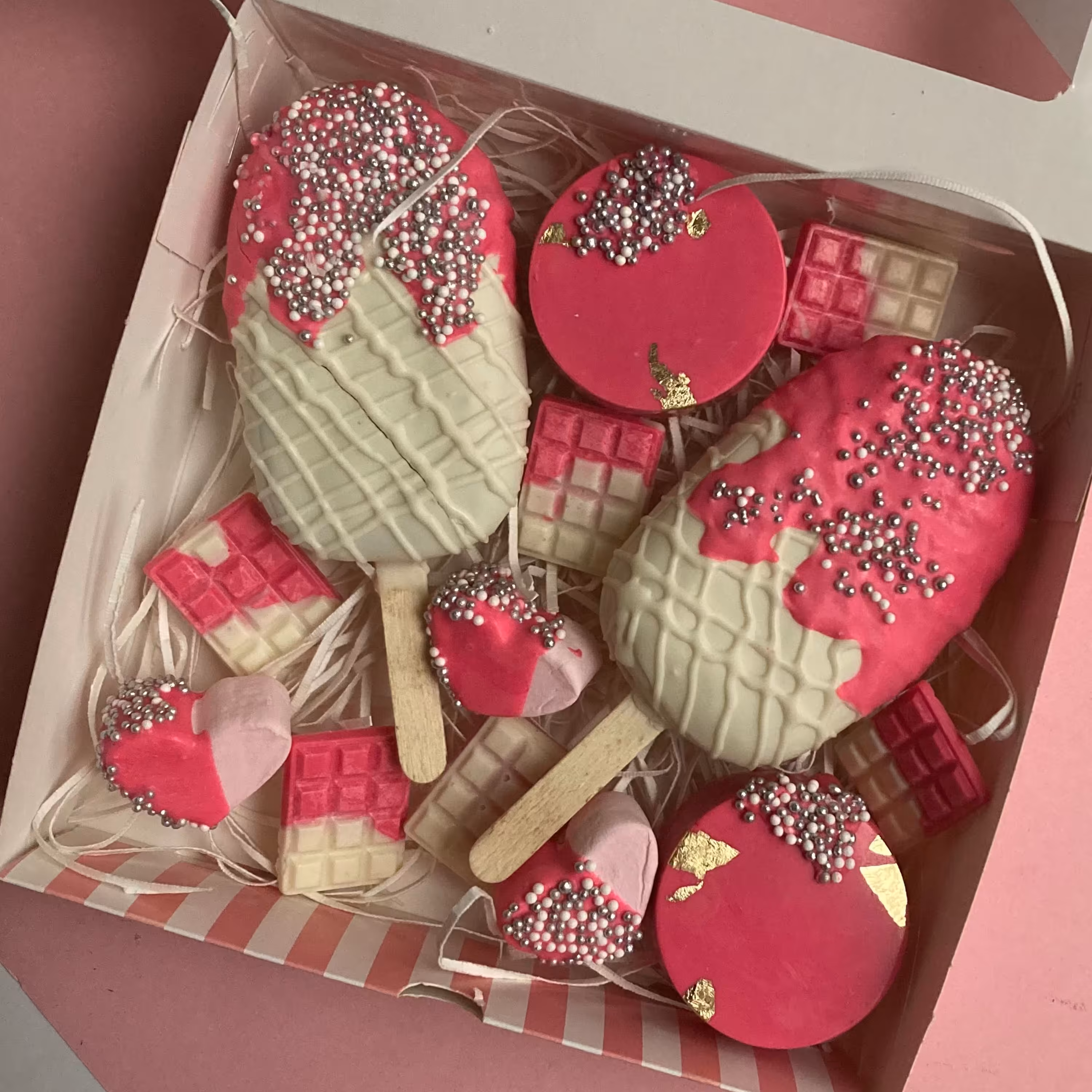 پک پاپسیکلز شکلاتی مخصوص هدیه با طرح بستنی صورتی 