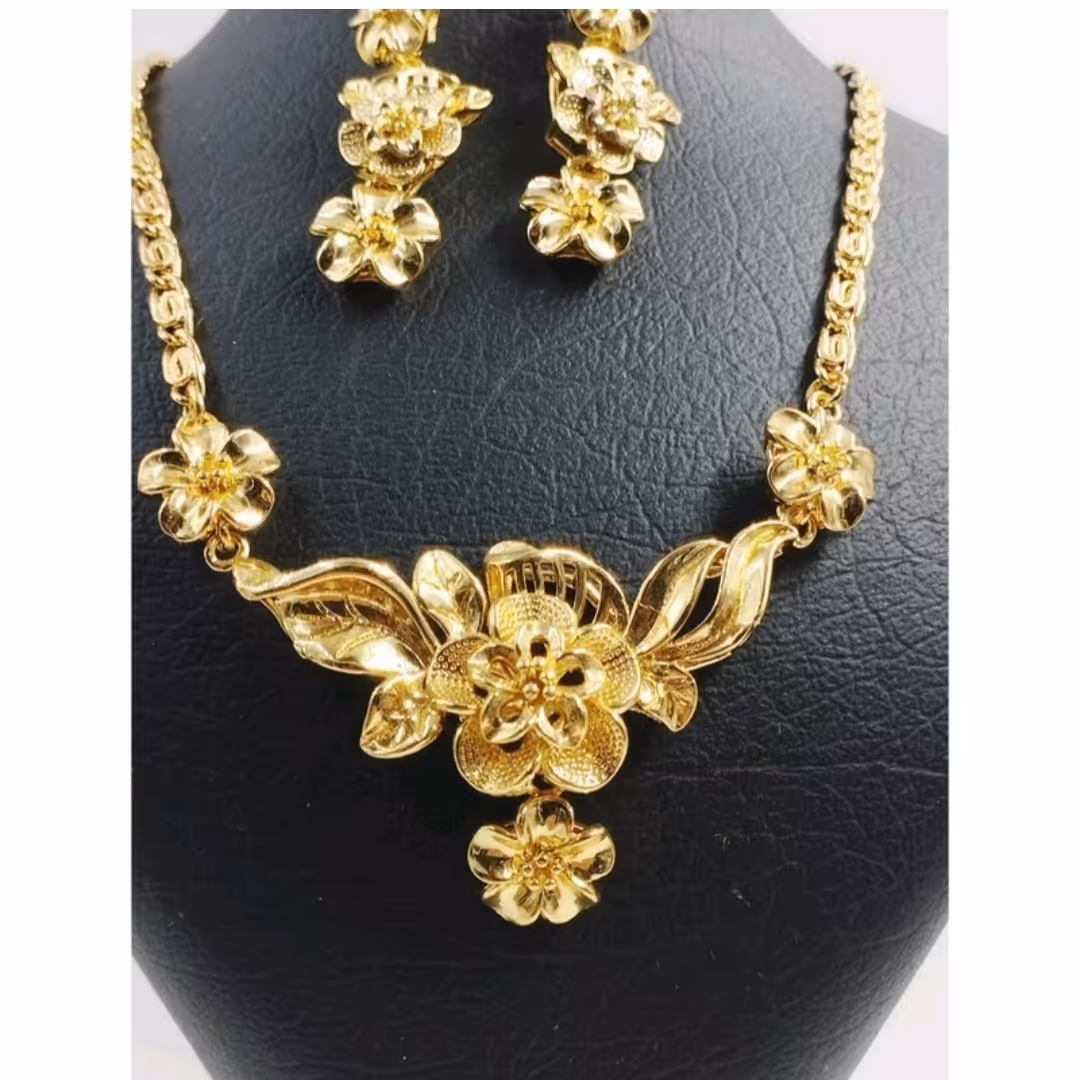 نیم ست طرح گل تراش کاری شده با طراحی زیبا و عالی 