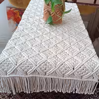 رانر و یا شال مبل مکرومه زیبا و پر تراکم بافته شده با نخ پنبه اعلا به ابعاد 40 در 140 بسیار بسیار نرم و لطیف