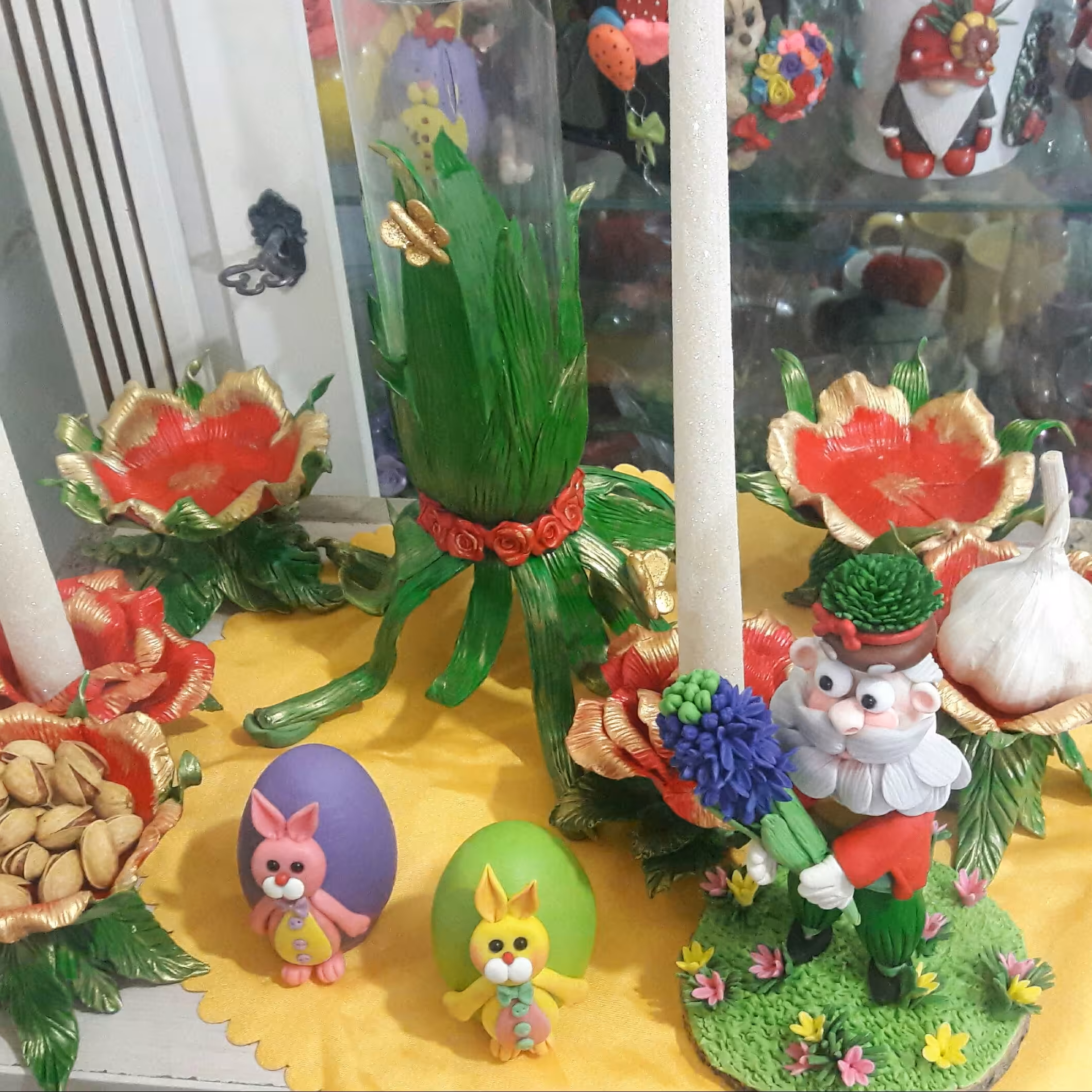 ظروف هفت سین پایه دار  مقاوم با تنگ ماهی و شمعدان قابل شستشو و رنگ ثابت وزن هر ظرف حدود 300 گرم