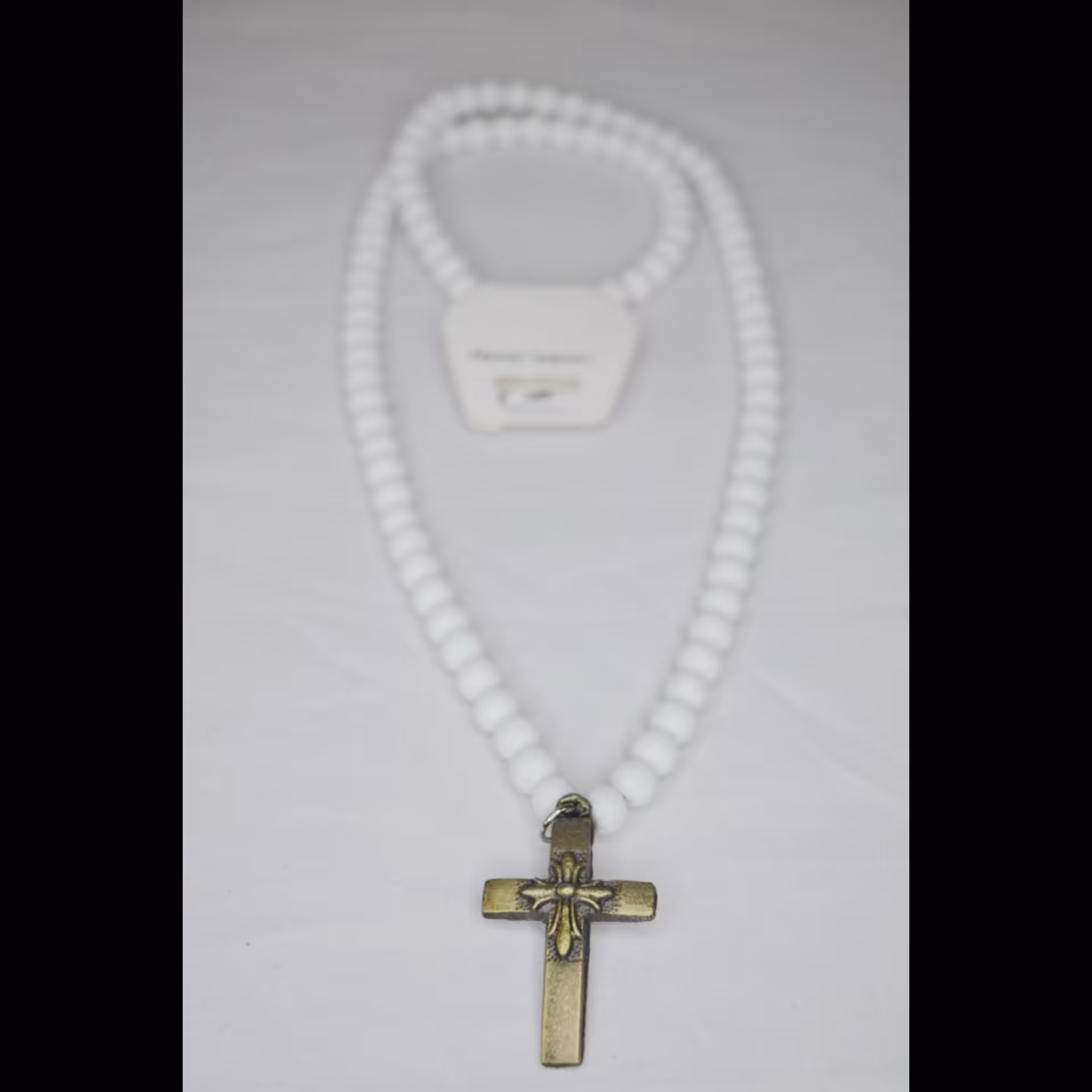 گردنبند با پلاک صلیب 