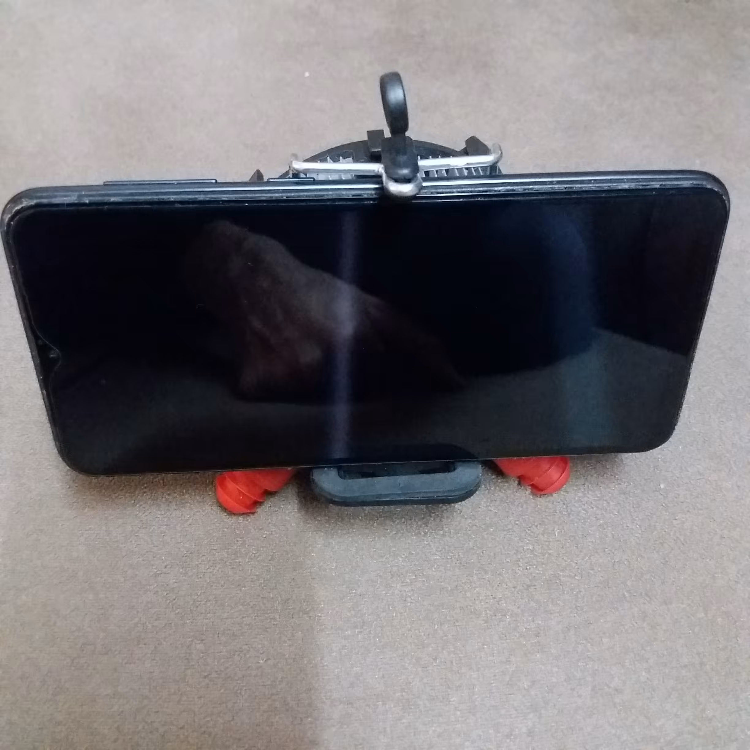  خنک کننده گوشی موبایل(خنک کننده باتری تلفن همراه)