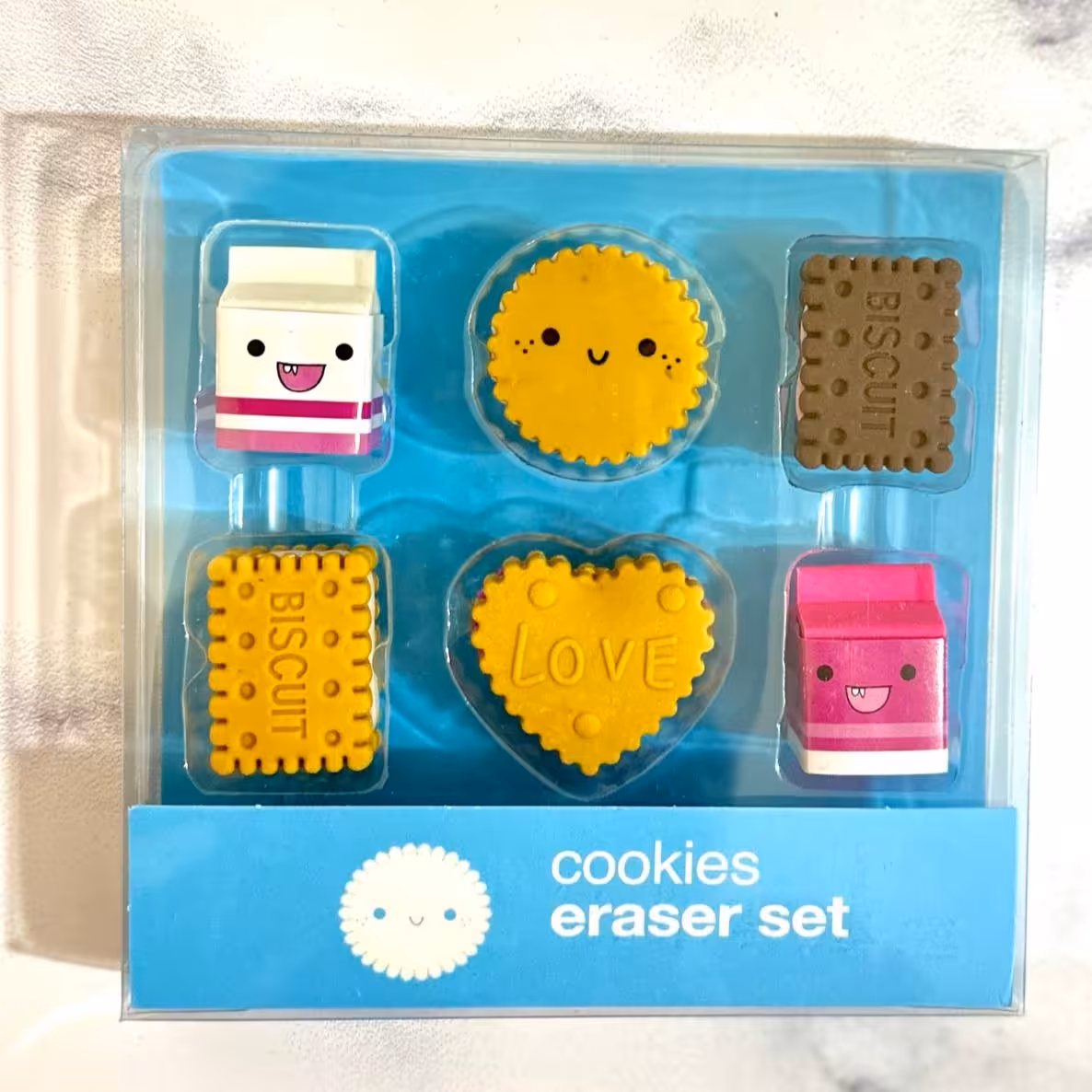 پاکن شیر و بیسکوییت 