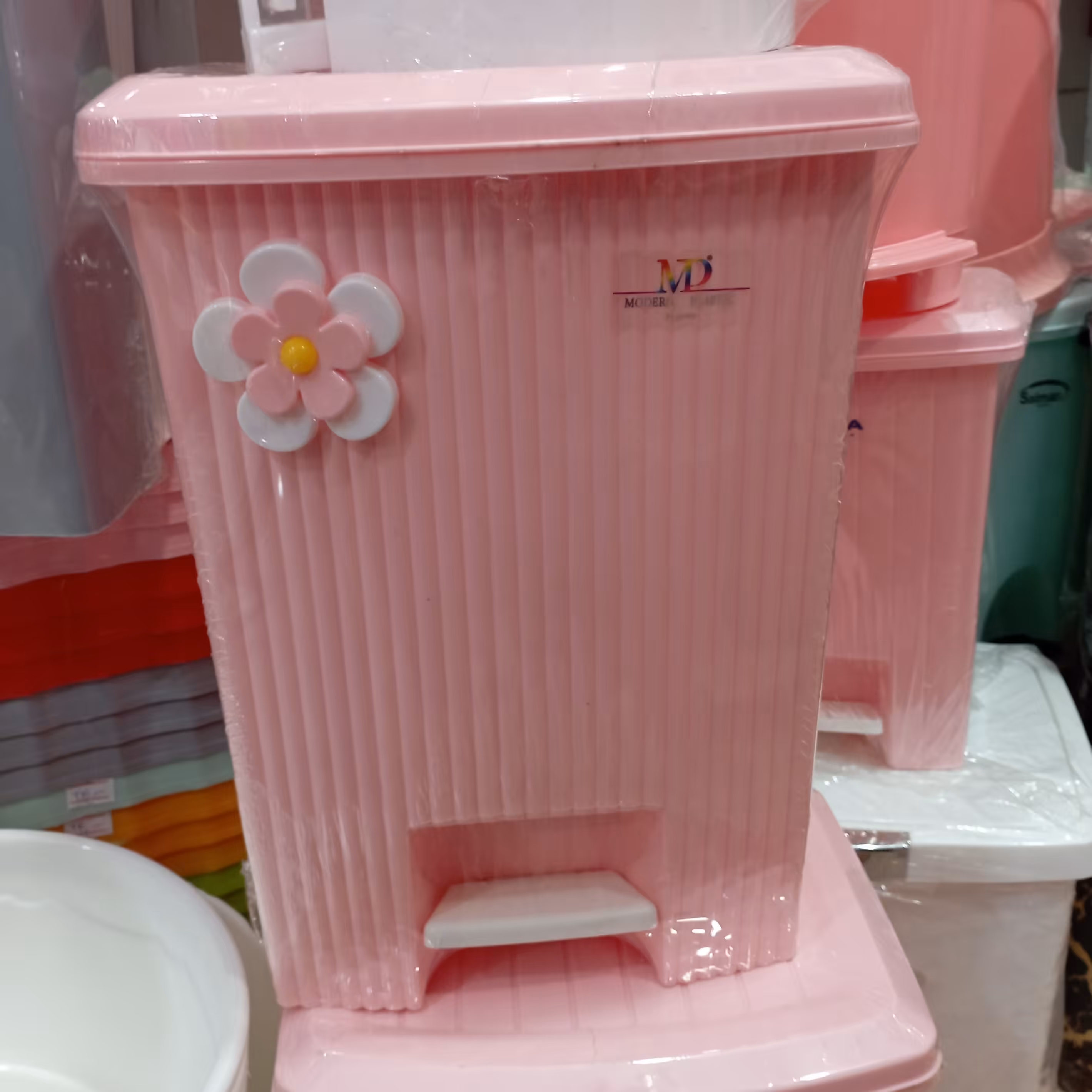 سطل پدالی گلدار متوسط مدرن سایز 2