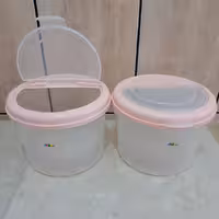 سطل حبوبات شفاف 6 کیلویی،، بدنه شفاف،رنگ درب صورتی پاستیلی، ارتفاع20 قطر 23